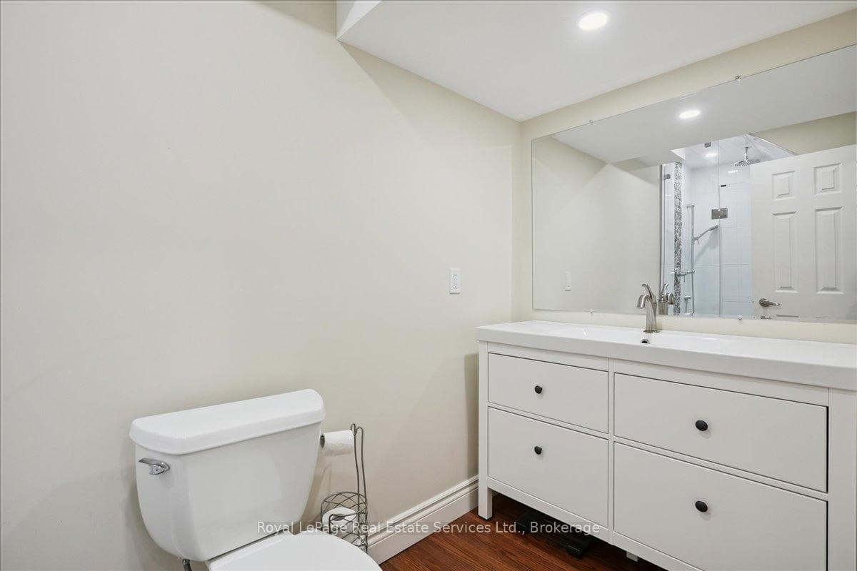 215 Weldon Avenue photo 22