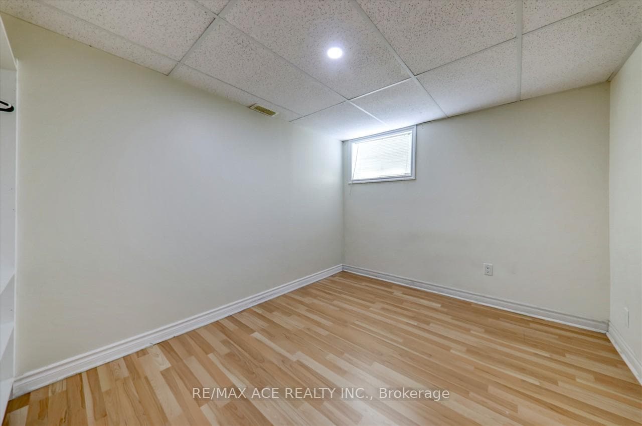 127 Lilian Drive photo 25