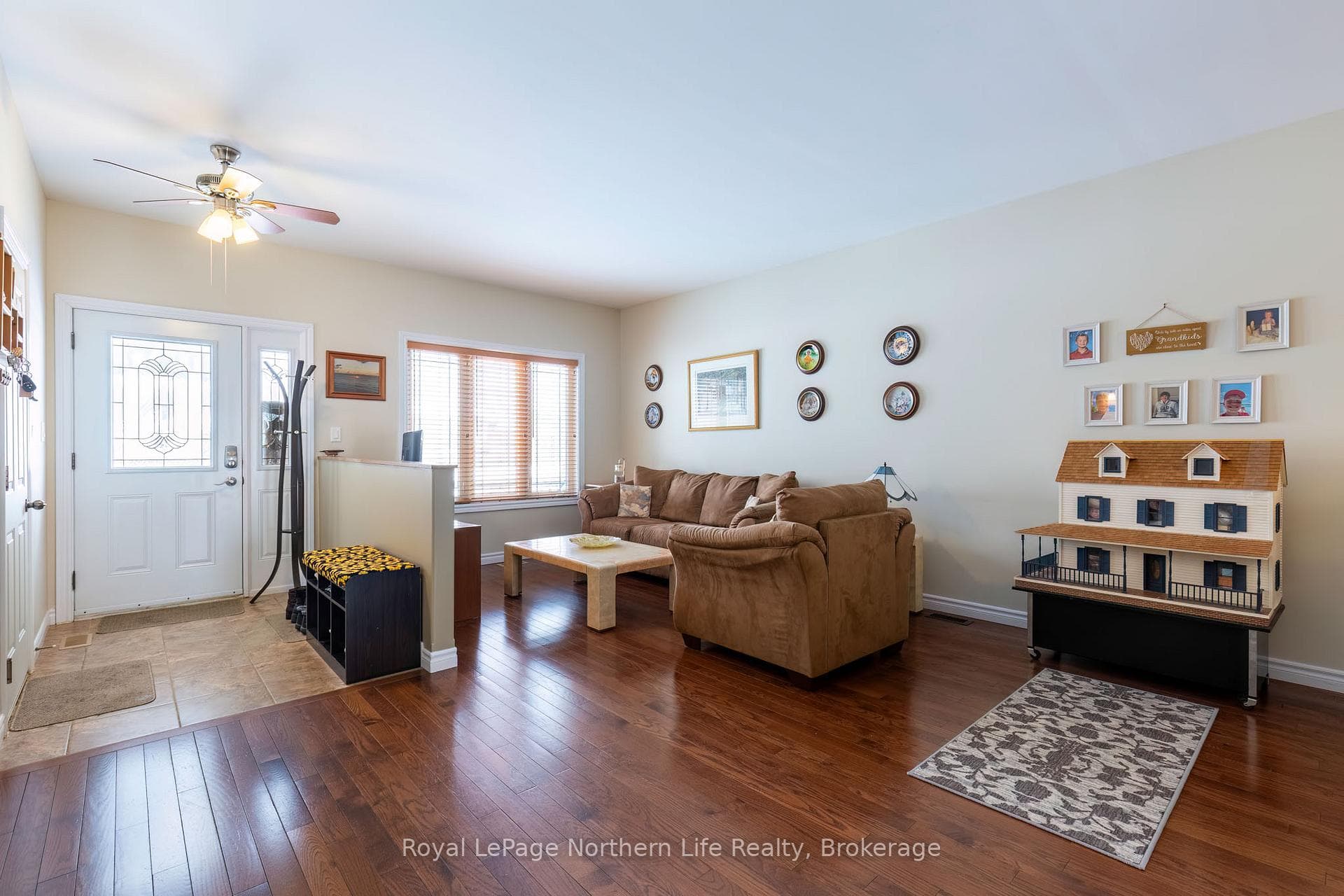 2444 Connaught Avenue photo 7