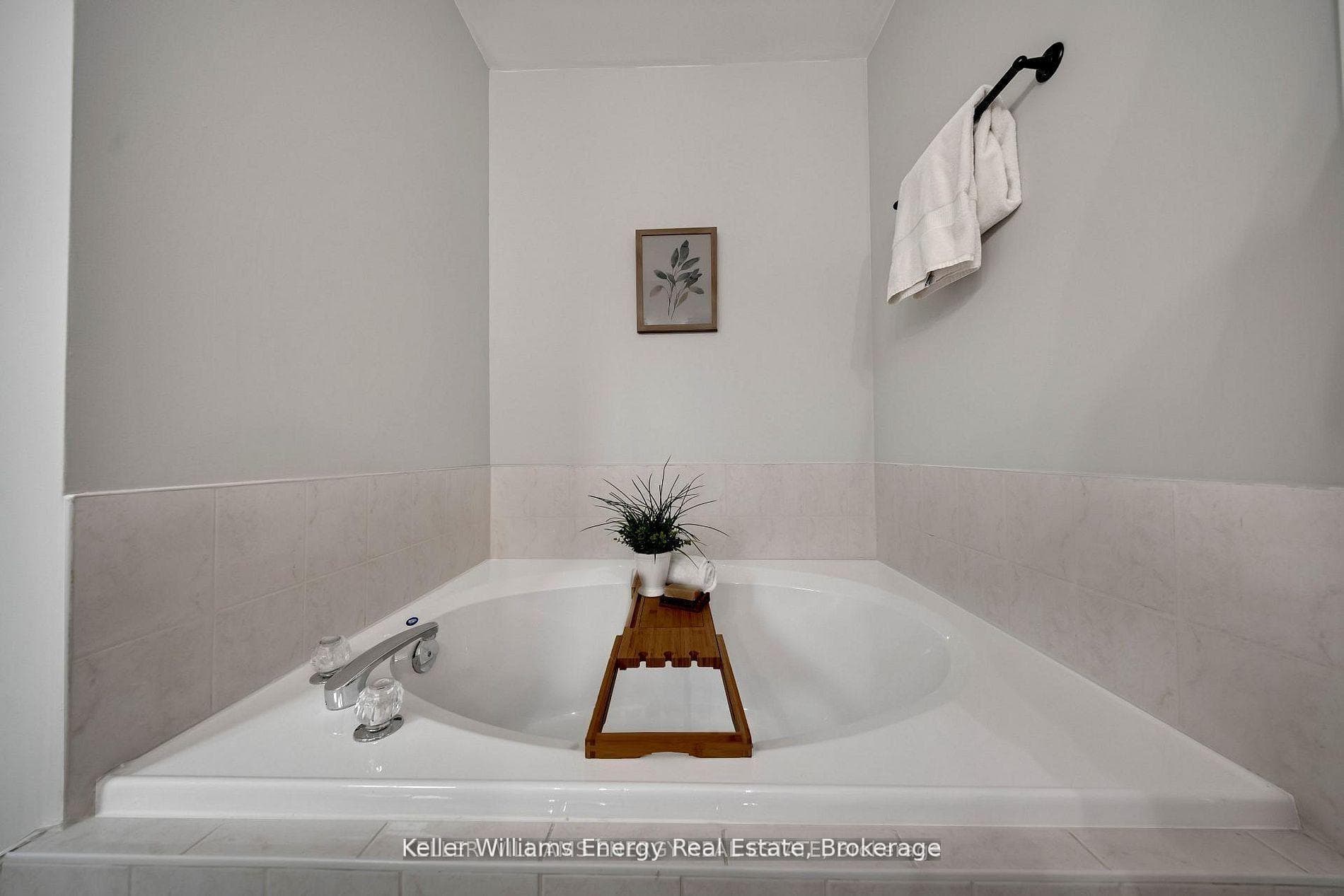 179 Wilkins Crescent photo 31