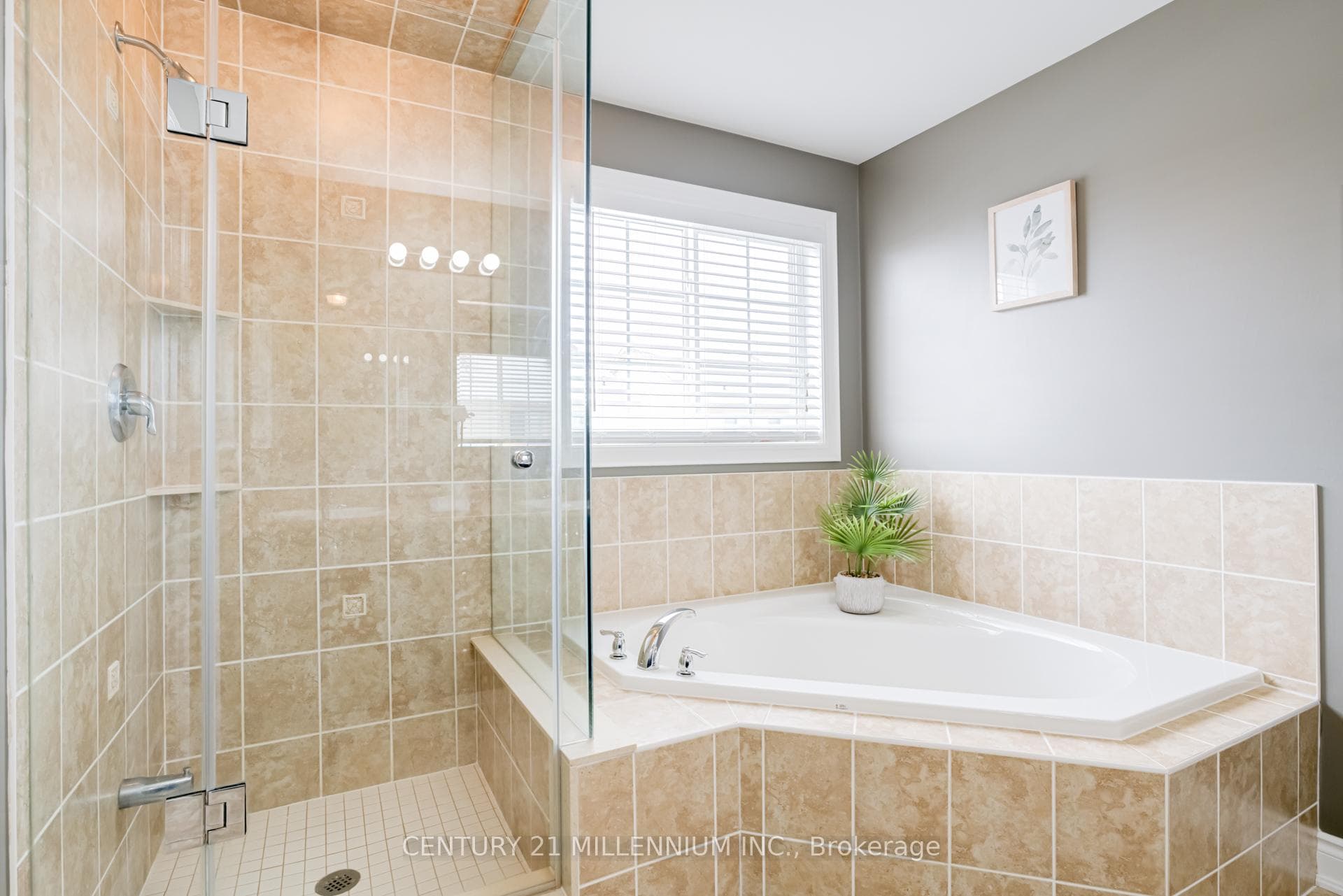 14 James Arnott Crescent photo 22