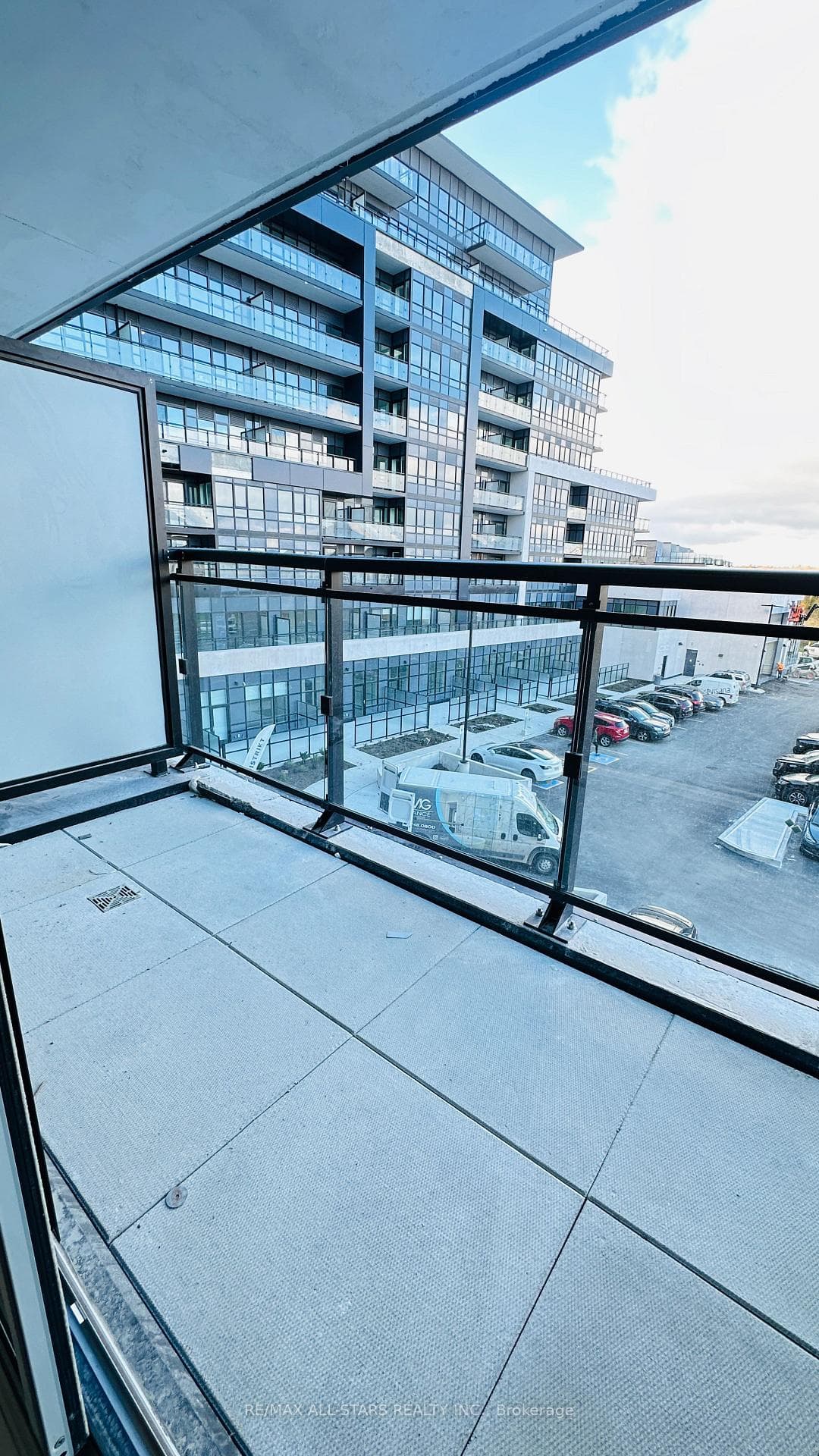 395 Dundas Street Unit 305 photo 8