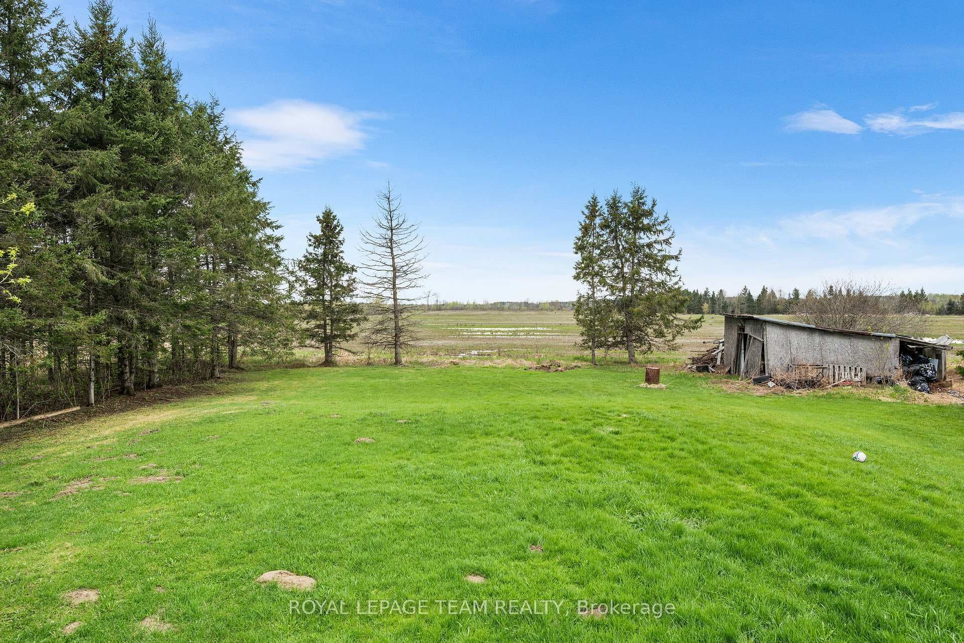 3960 Drouin Road photo 28