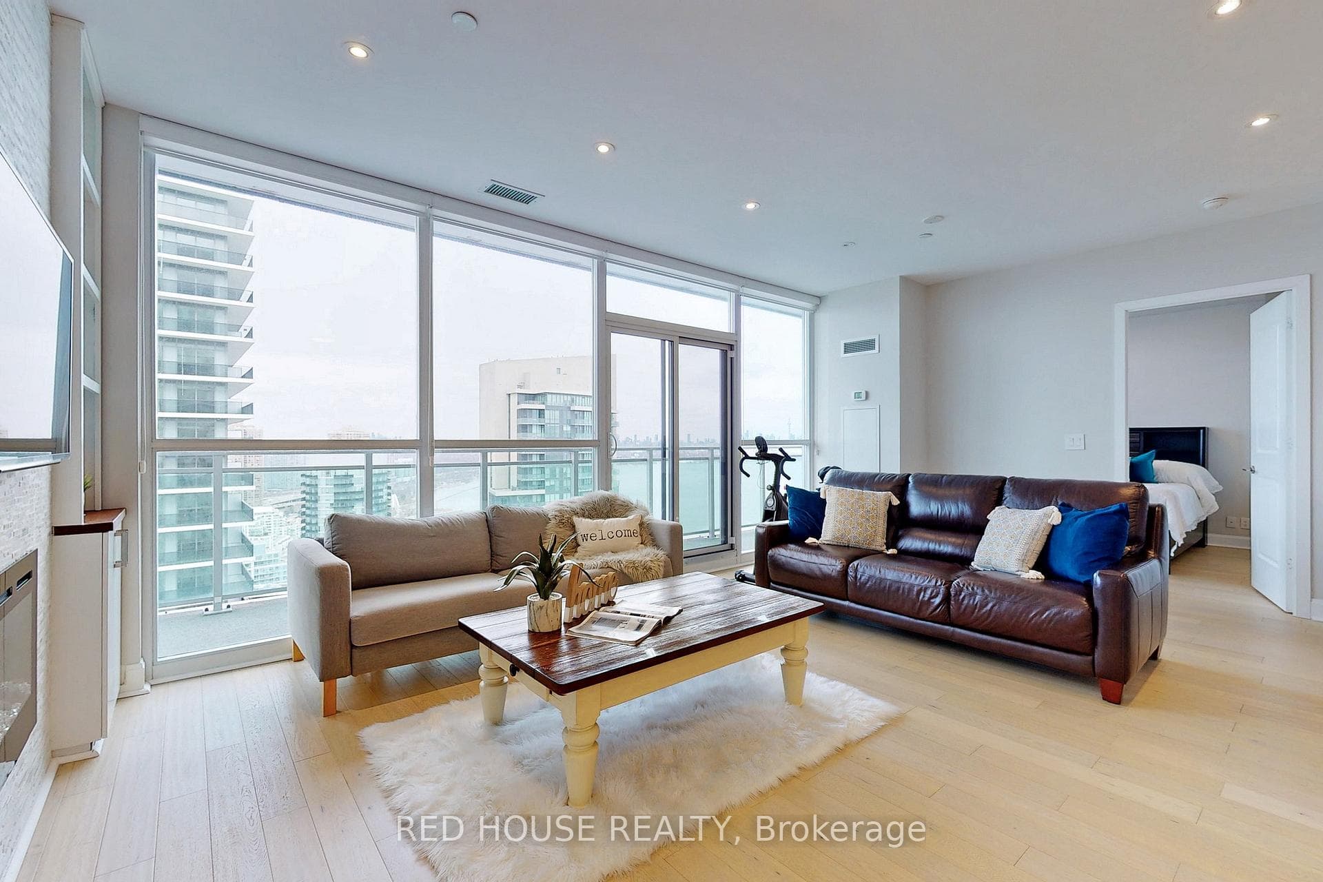 33 Shore Breeze Drive Unit 3505 photo 4