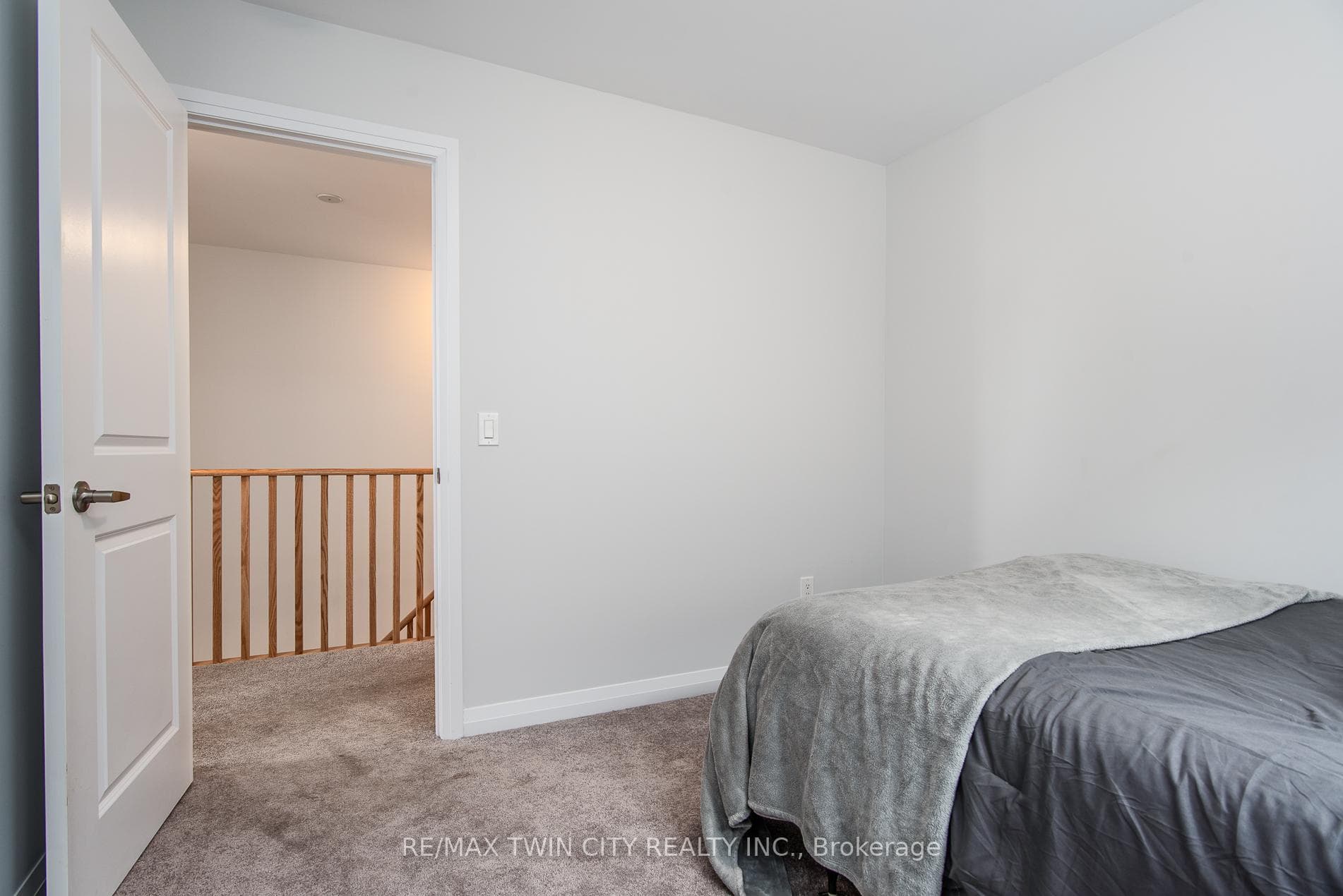 872 Sobeski Avenue photo 36