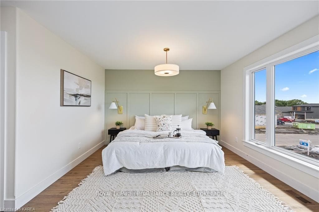 157 MCDONOUGH Crescent photo 21
