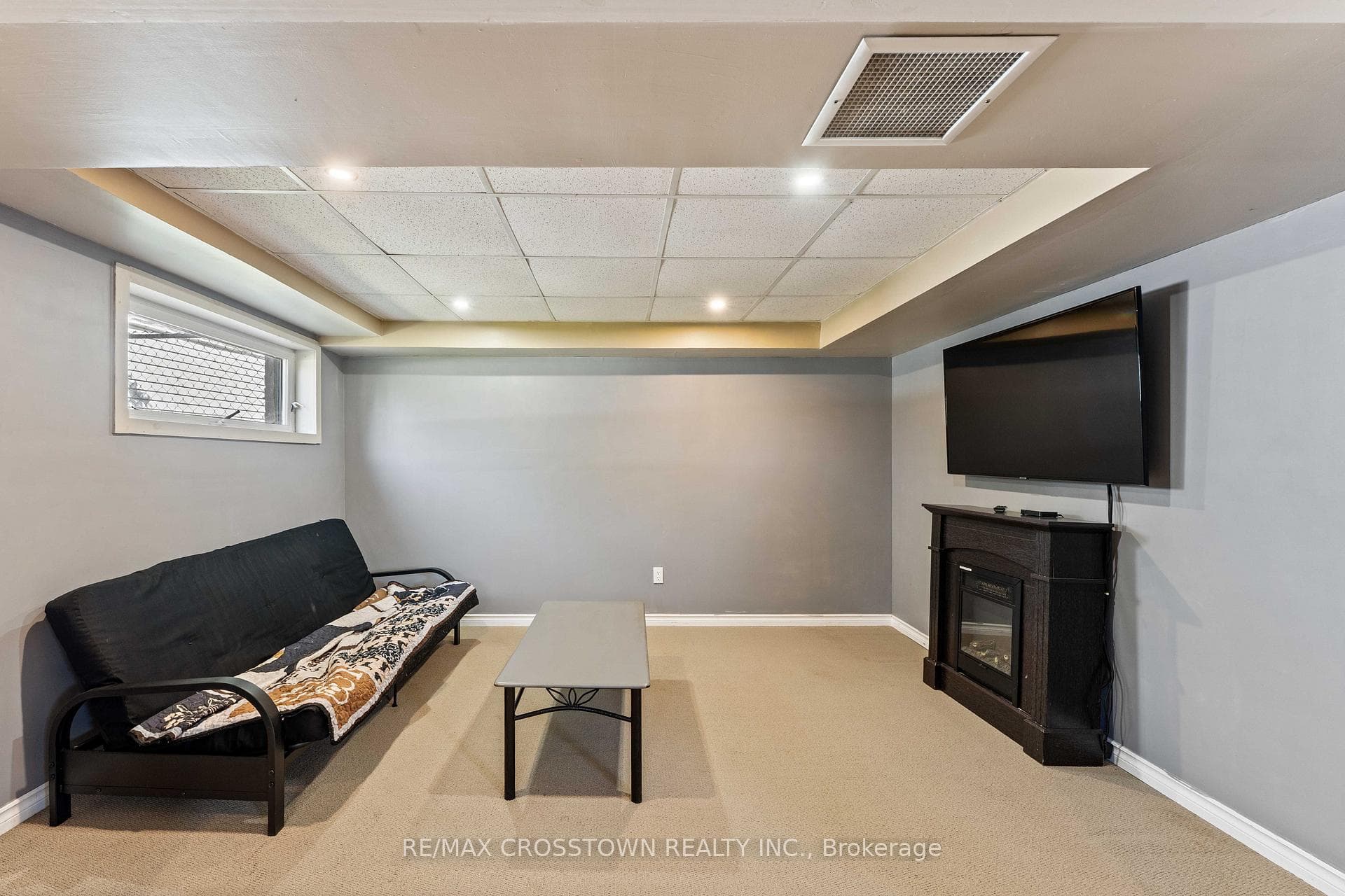 204 Camilla Crescent photo 24