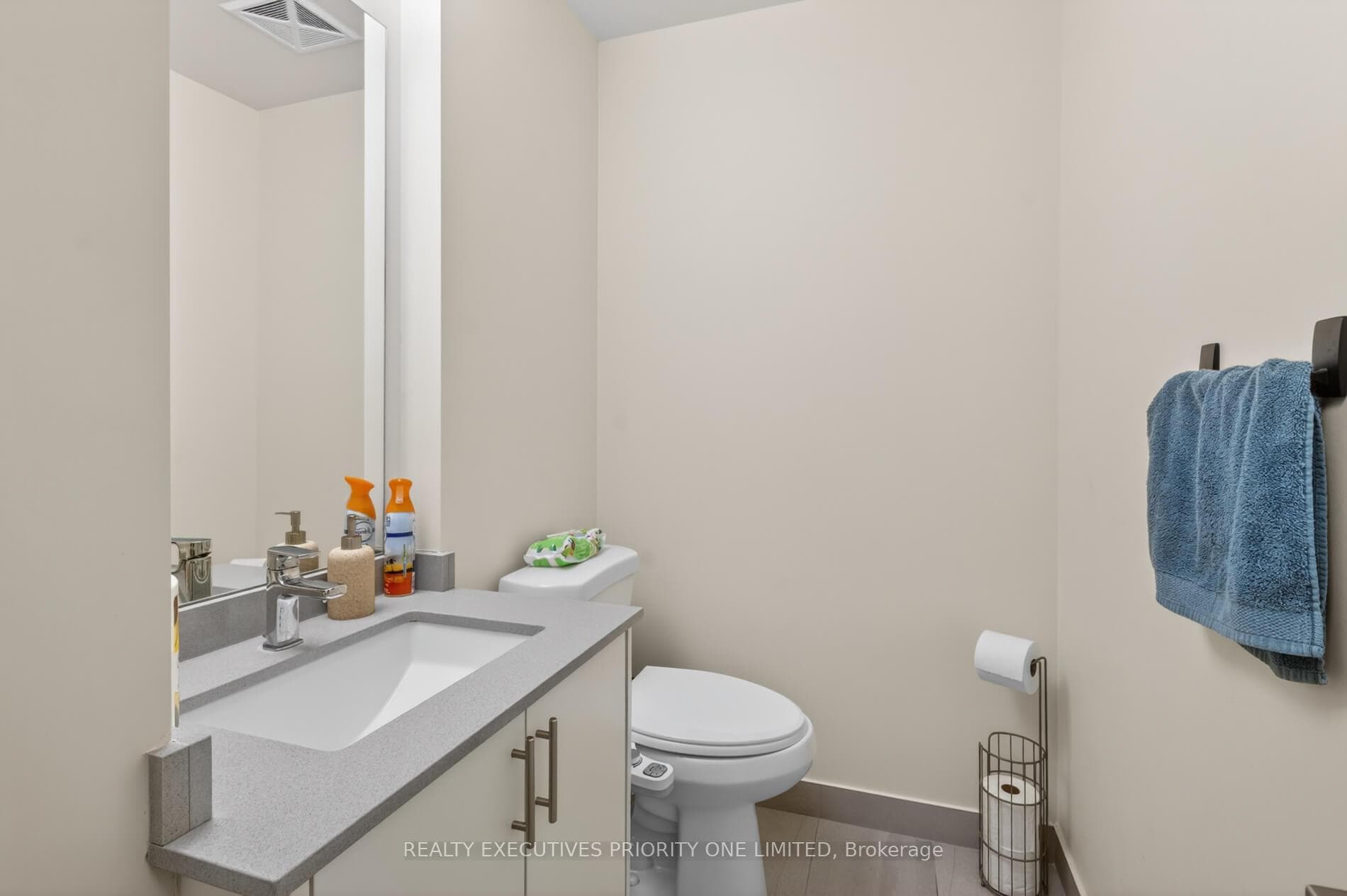 9000 Jane Street Unit 519 photo 15