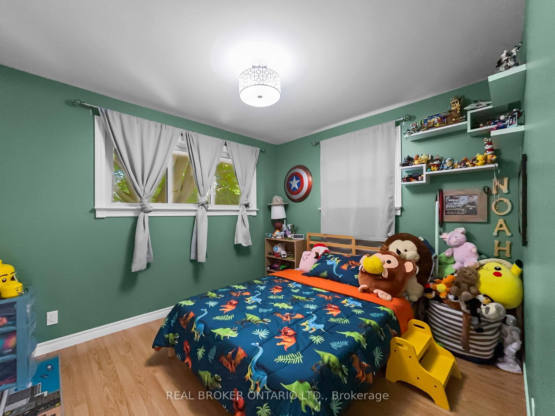 21 Richard Avenue photo 13