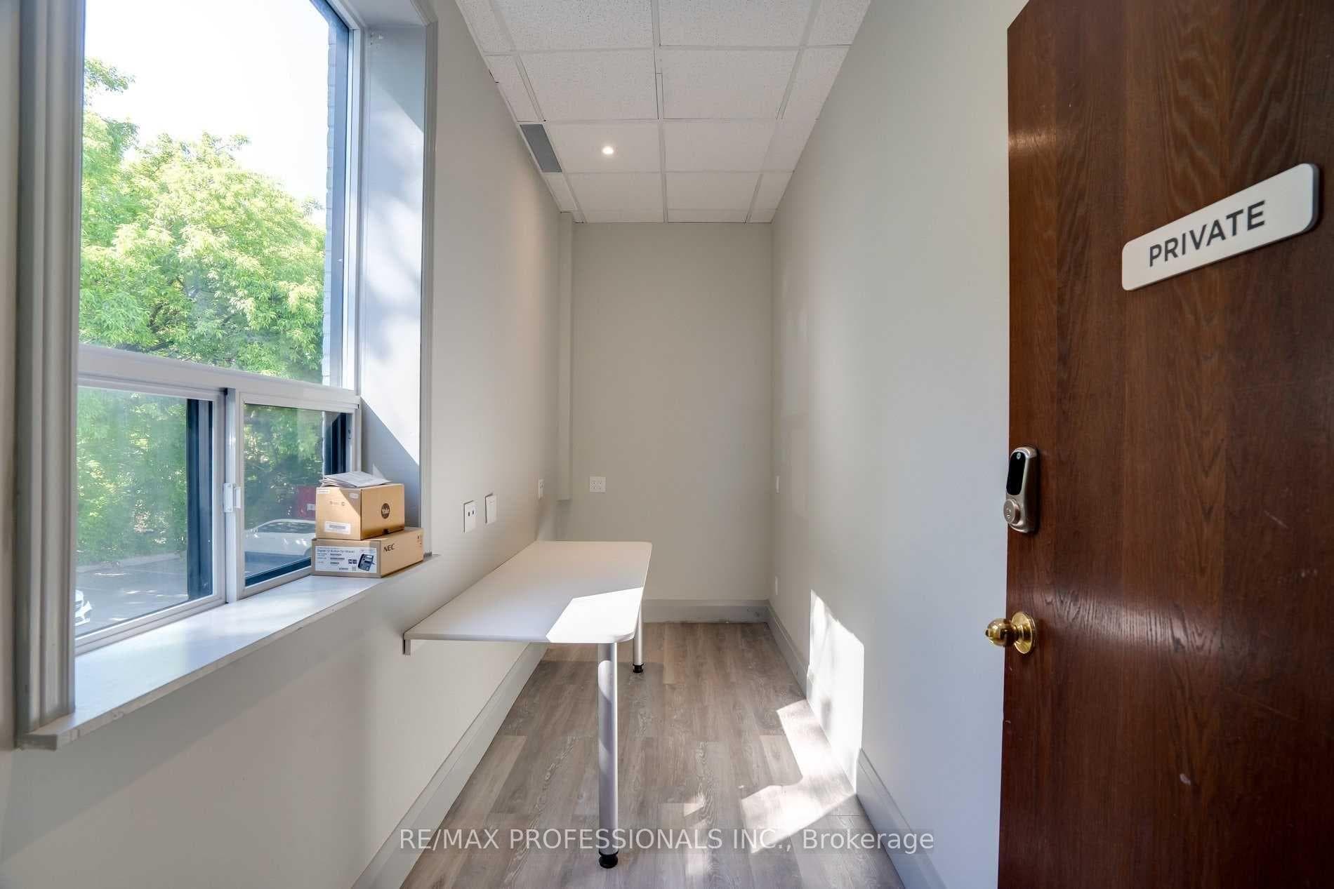 523 The Queensway Way Unit 107 photo 20