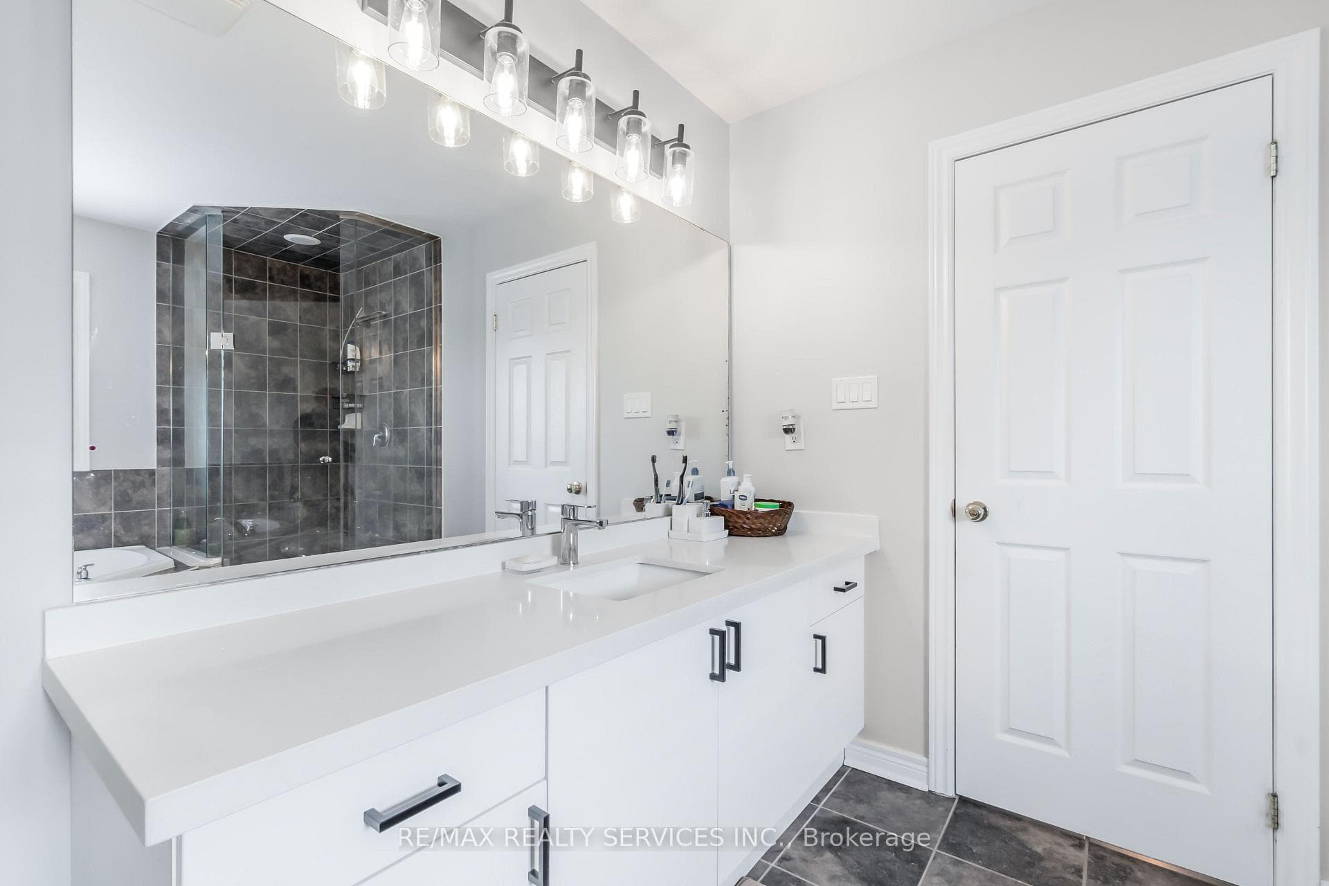 406 Cedar Hedge Road photo 20