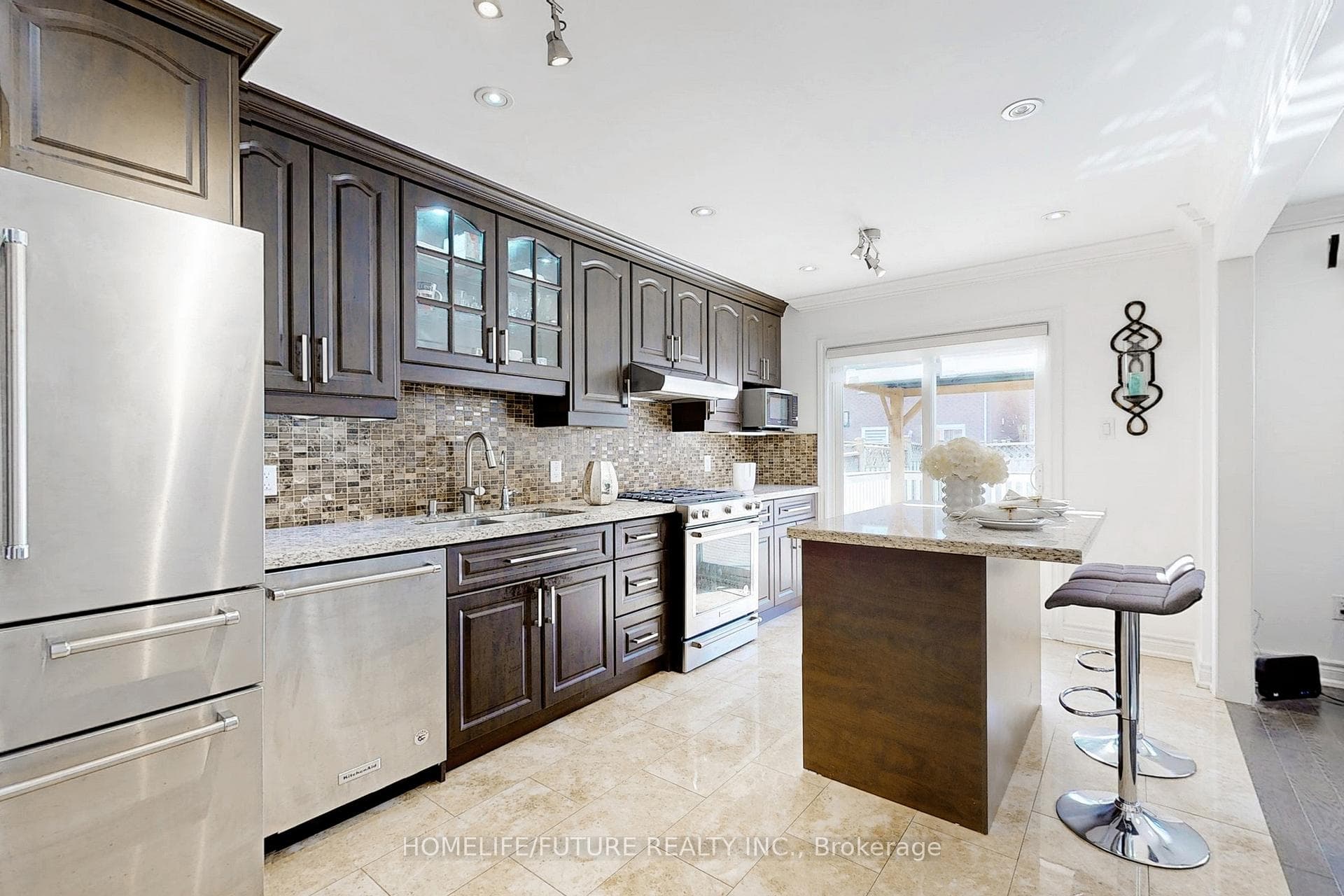 102 Stather Crescent photo 14