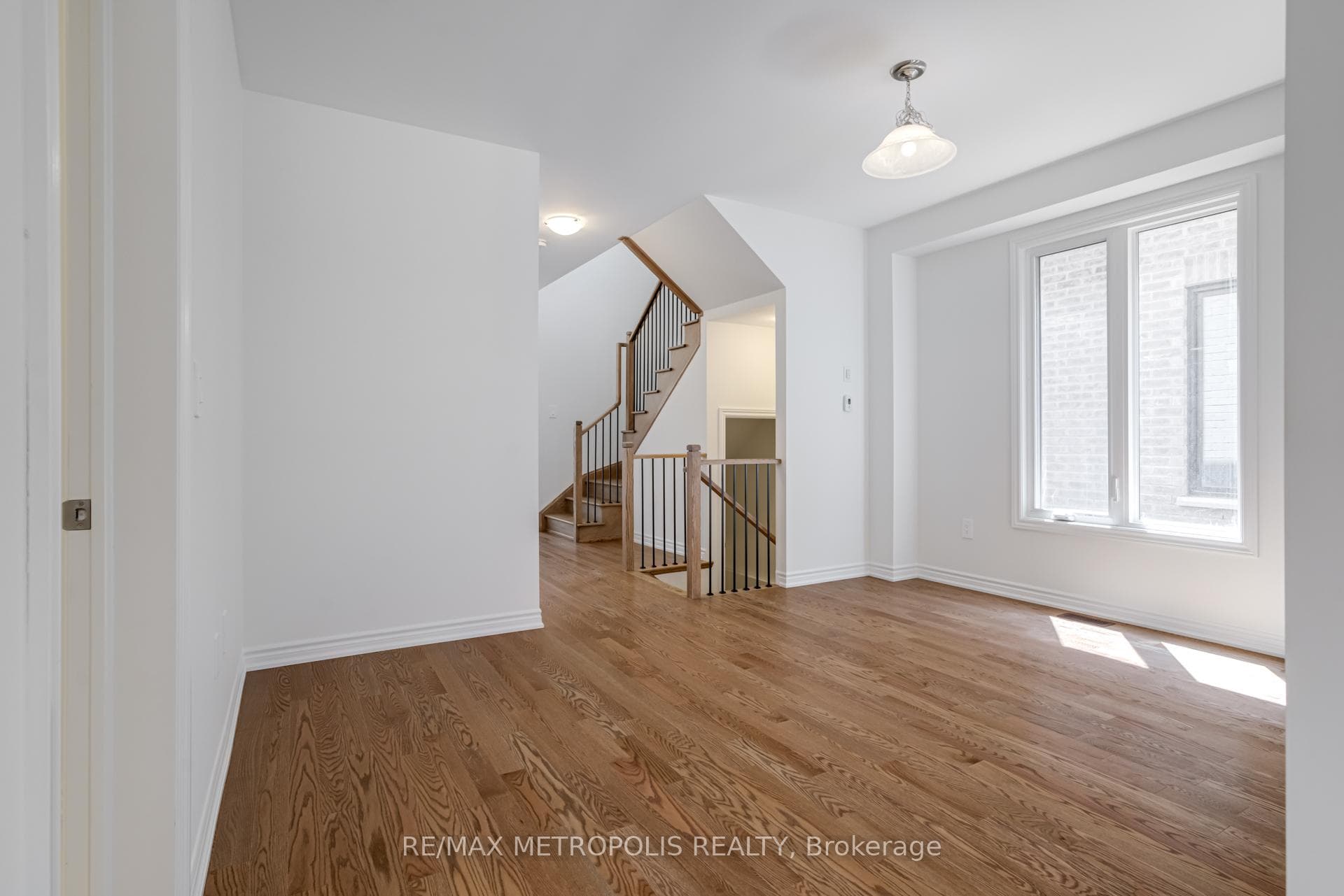 1481 Buttercup Court photo 4