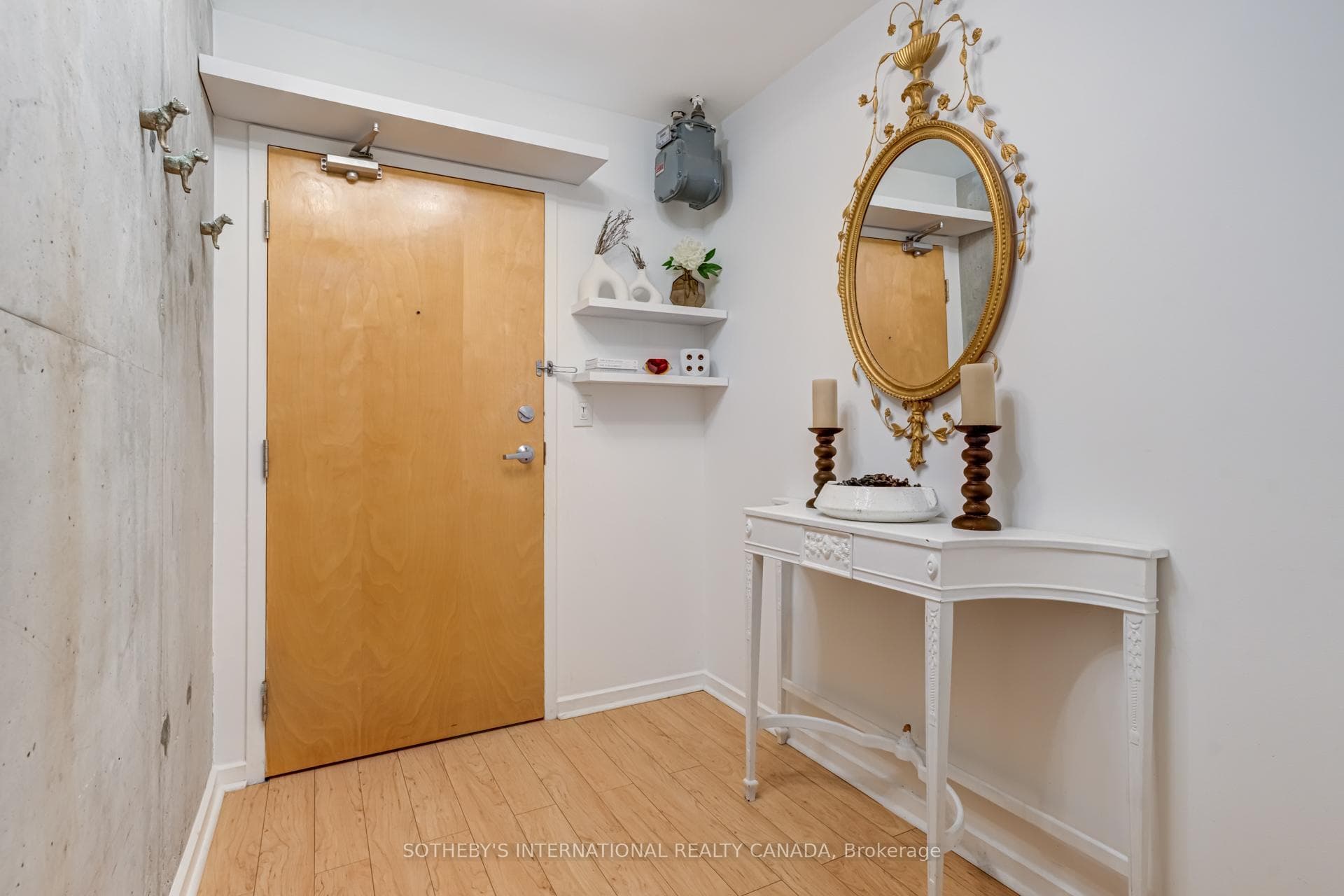 388 Richmond Street Unit 516 photo 3