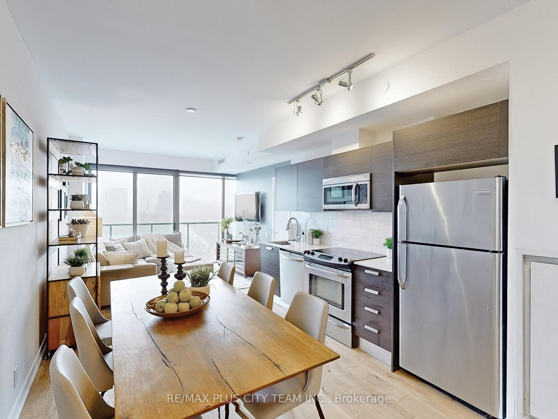1815 Yonge Street Unit 909 photo 6