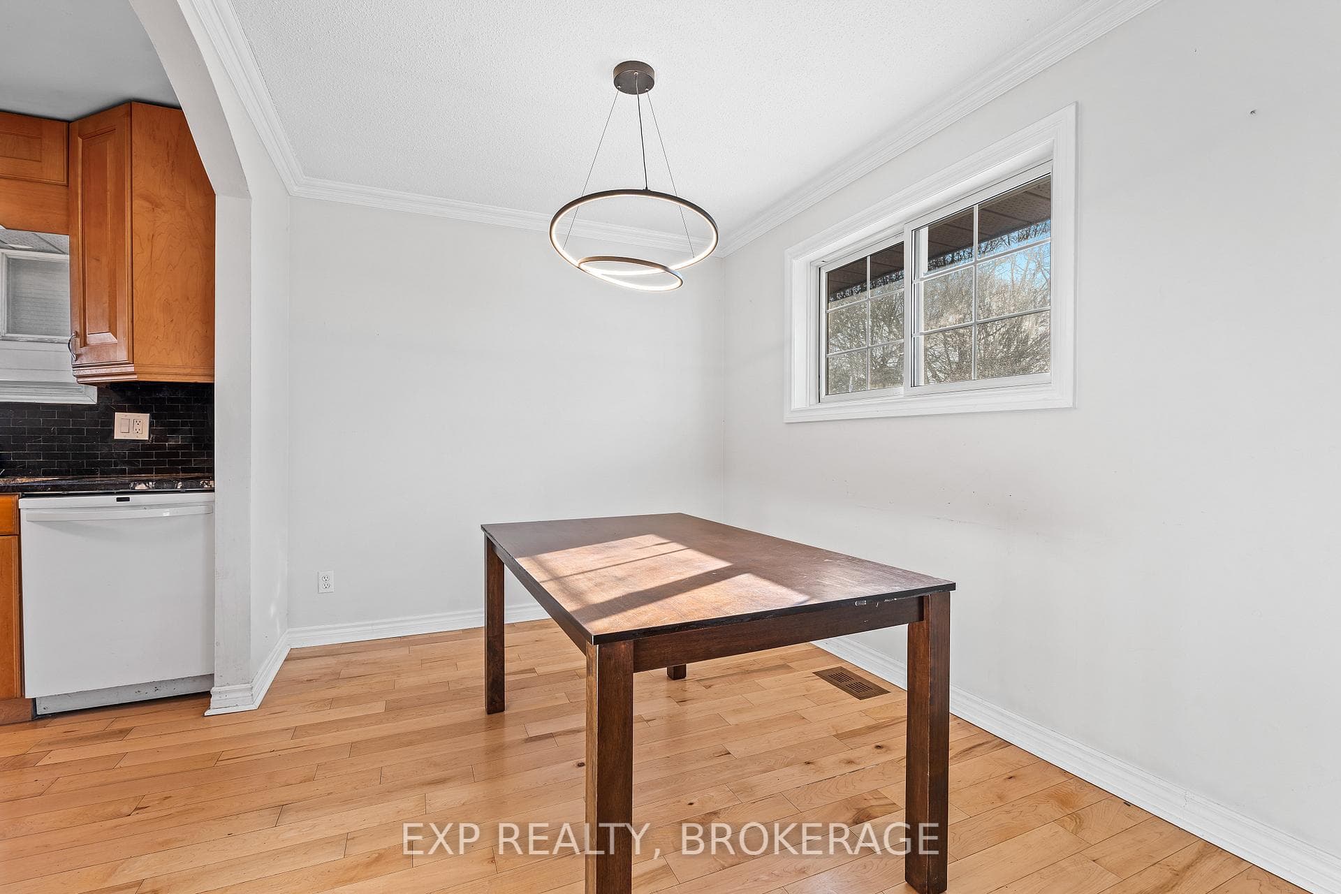 60 GUTHRIE Drive photo 9