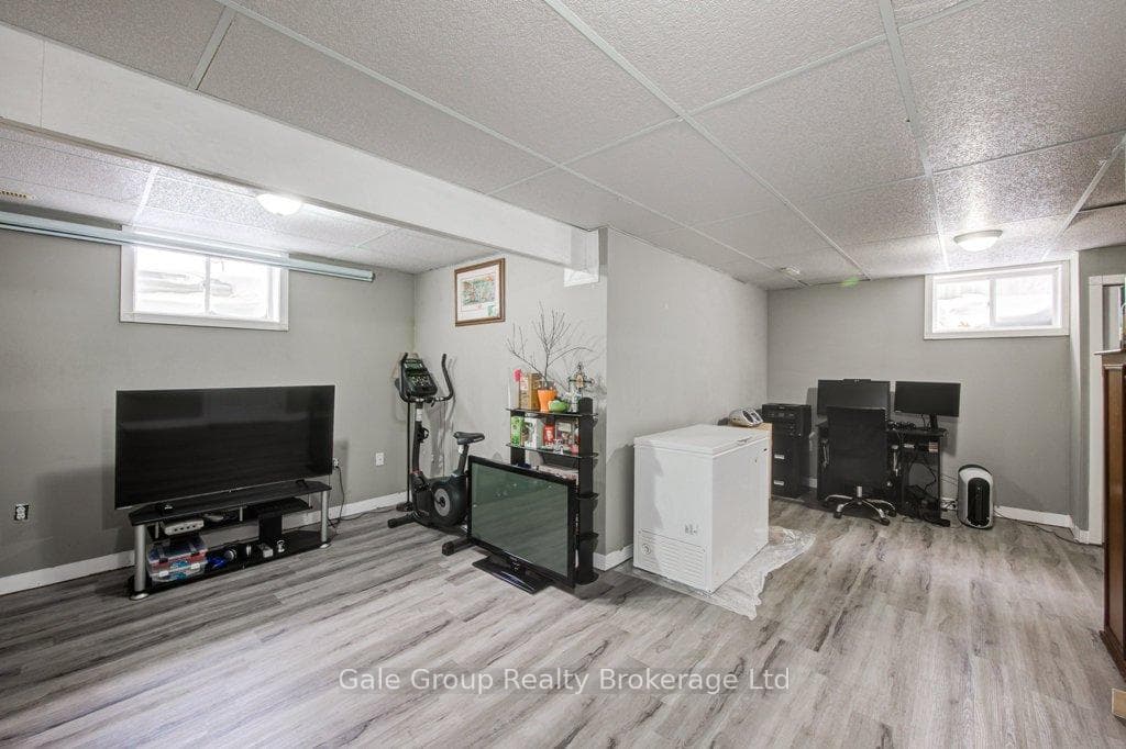 711 Southwood Way photo 23