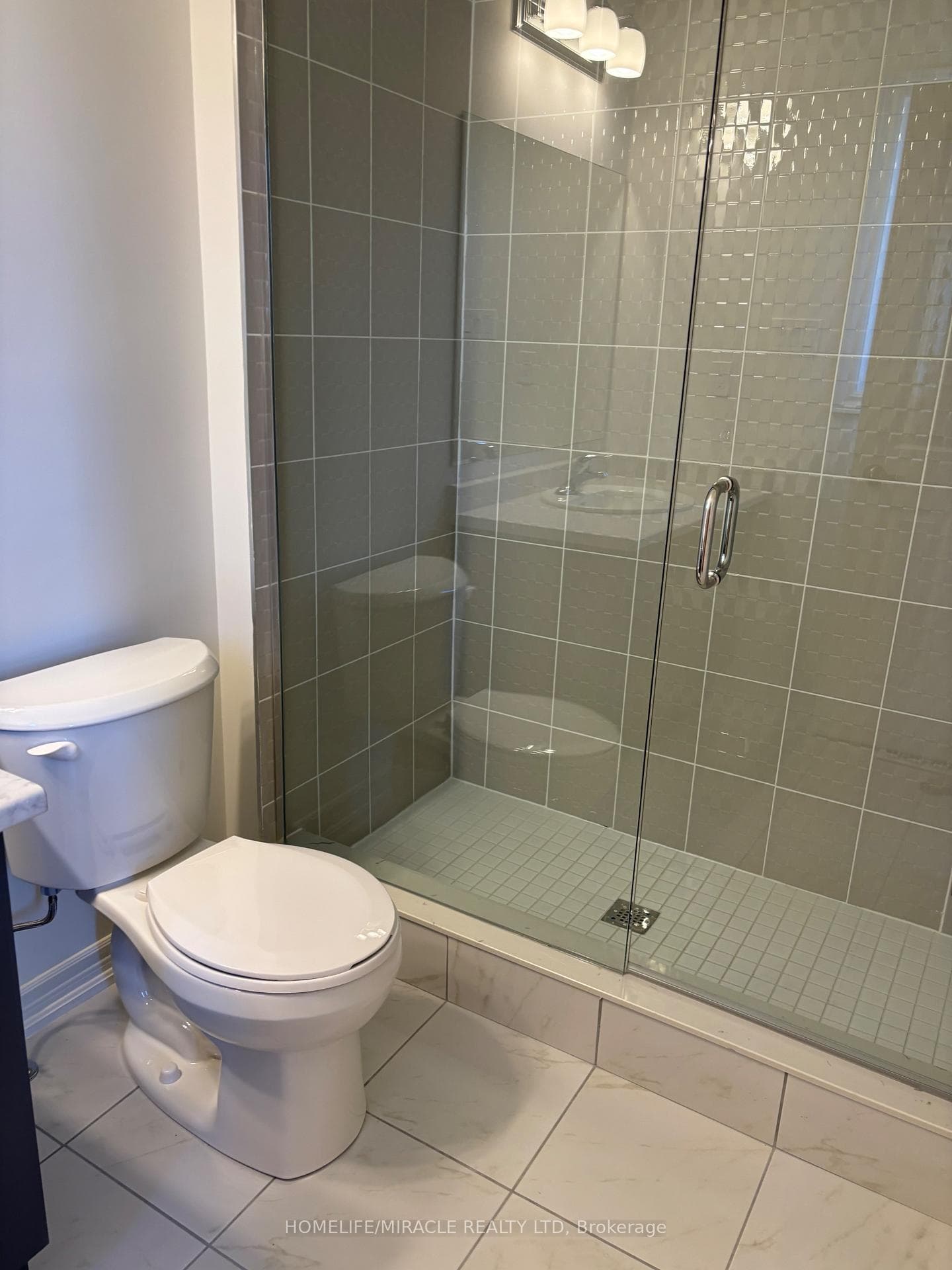 208 Elliot Avenue photo 29