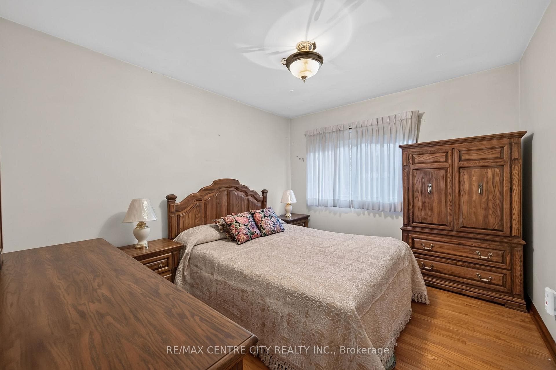 208 NIAGRA Street photo 12