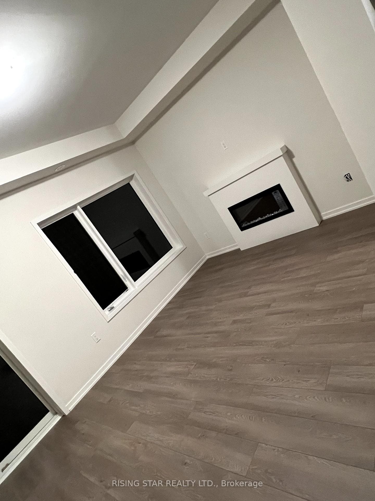 20 Queensland Crescent photo 8