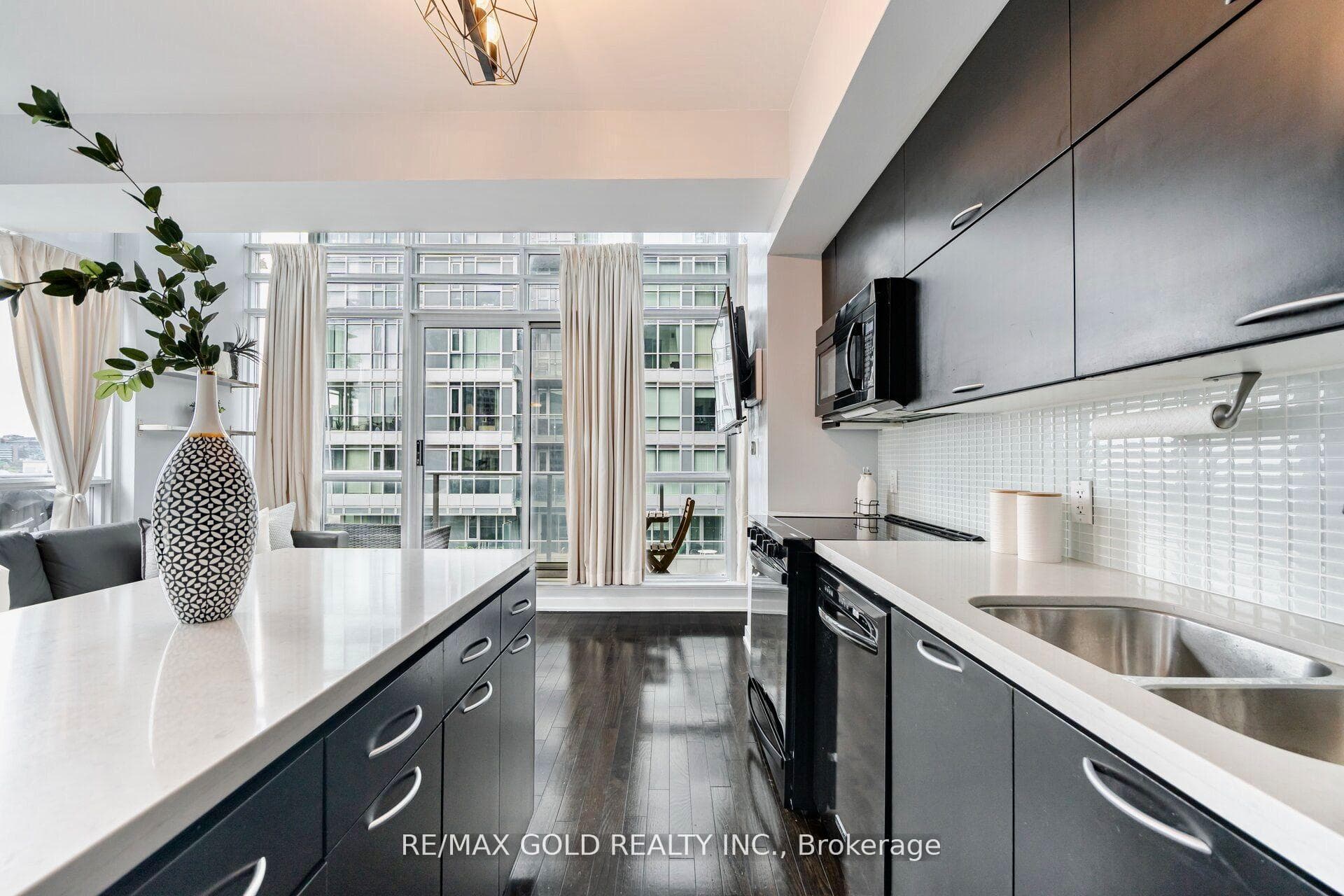 21 Nelson Street Unit LPH7 photo 7