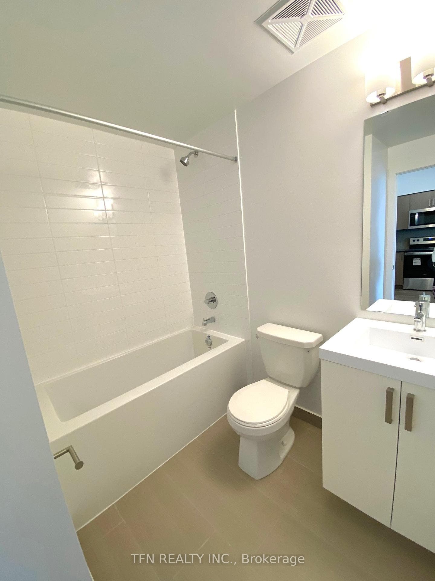 1603 Eglinton Avenue Unit 413 photo 5