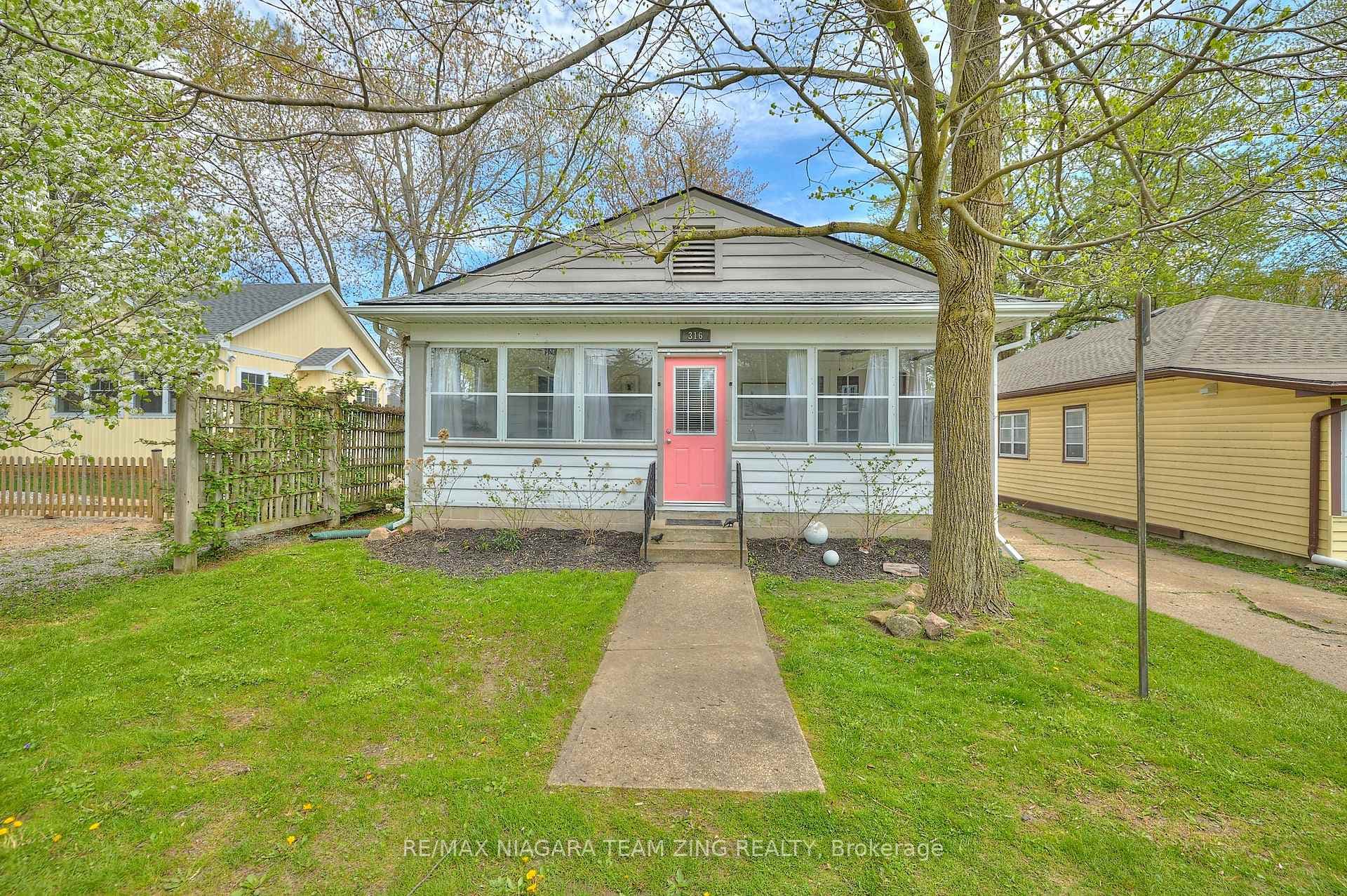 316 Westwood Avenue photo 3