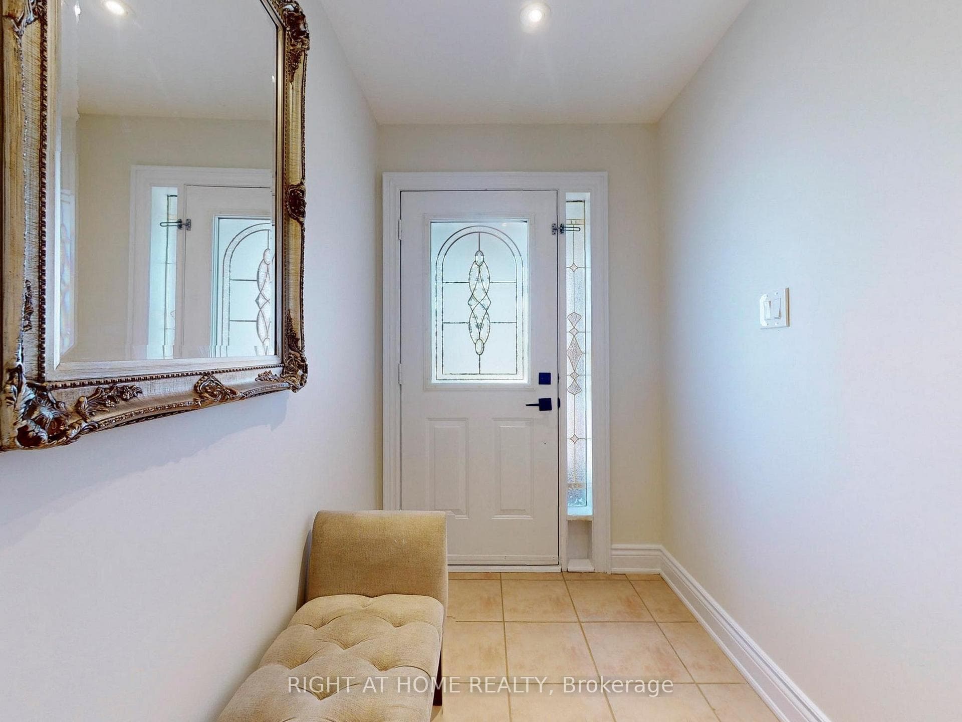 16 Castelli Court photo 4