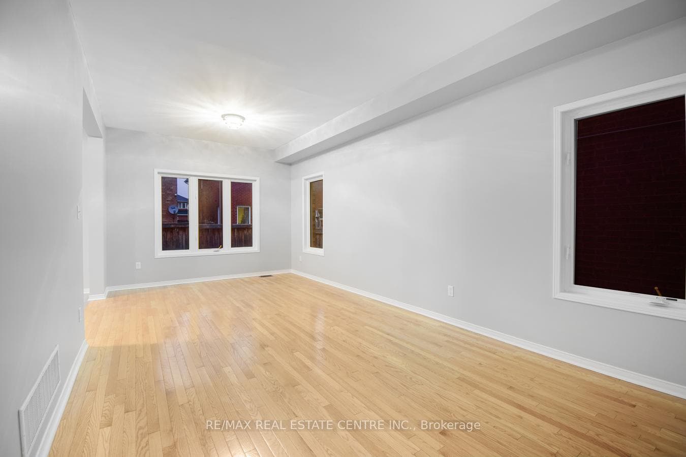 112 Commodore Drive photo 10