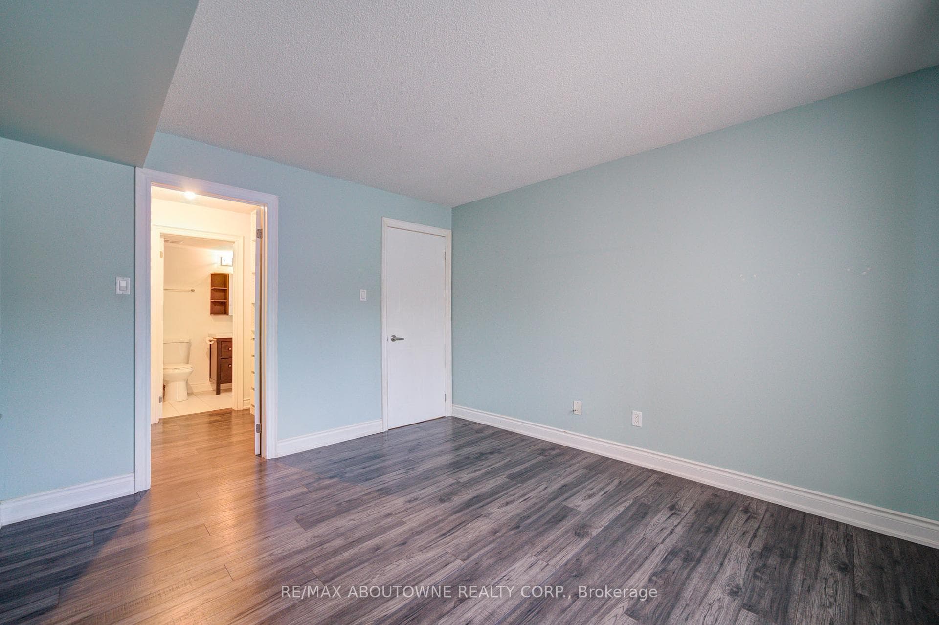 1514 Pilgrims Way Unit 521 photo 30