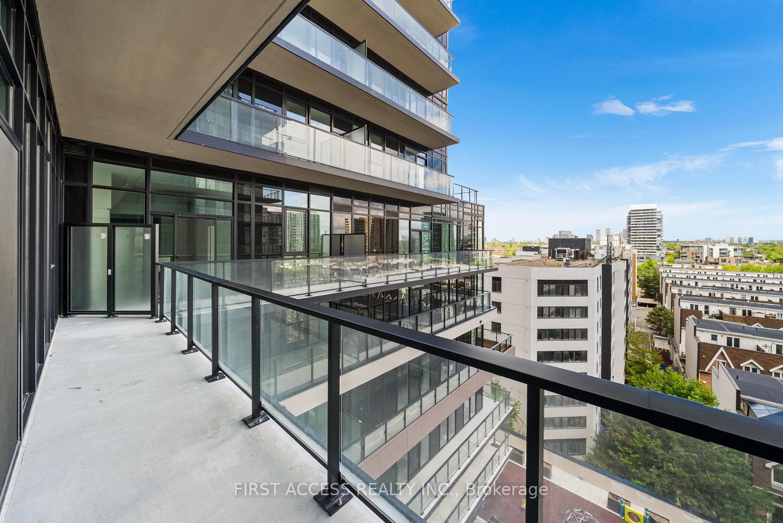 285 Dufferin Street Unit 701 photo 21