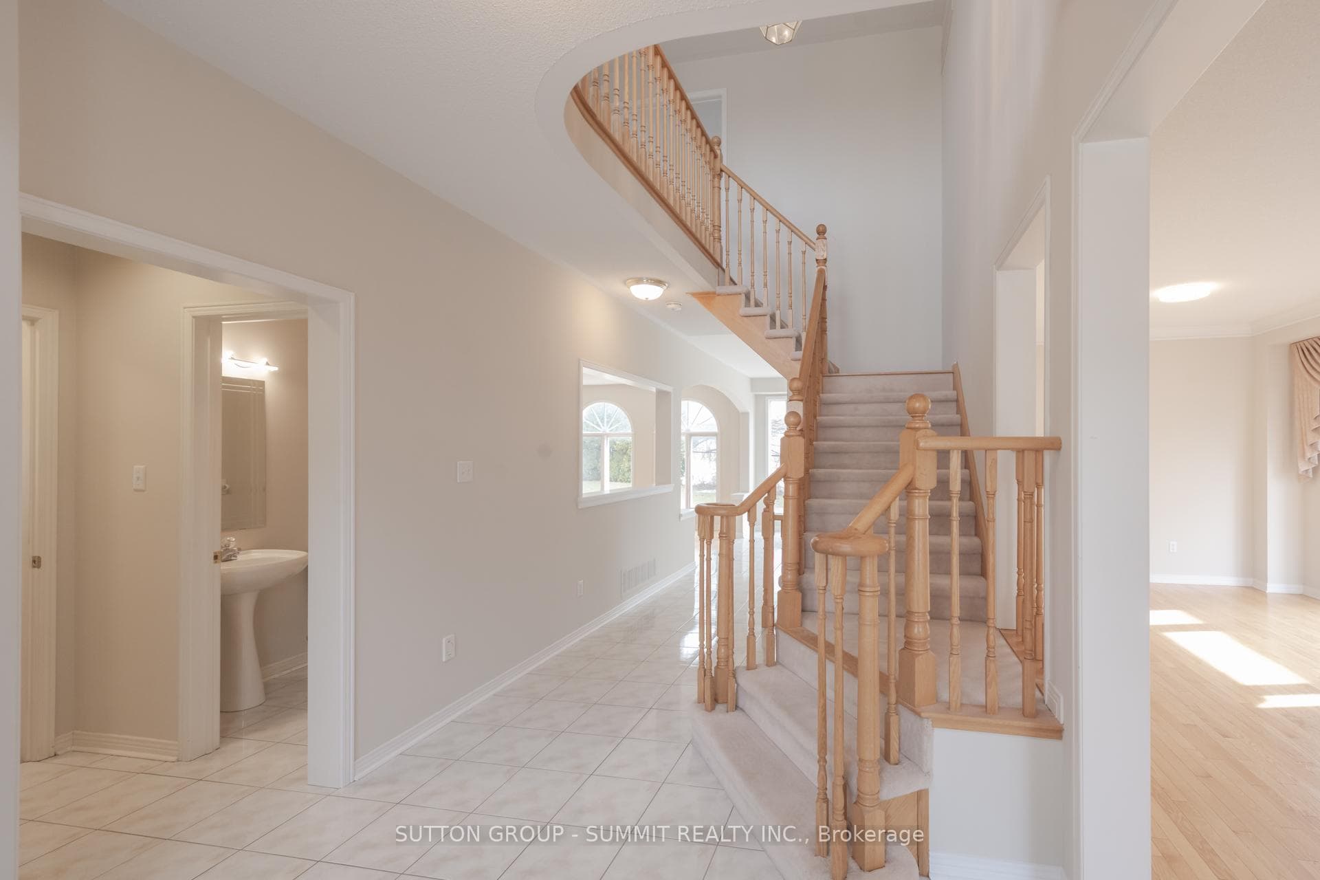 49 Central Park Drive photo 6
