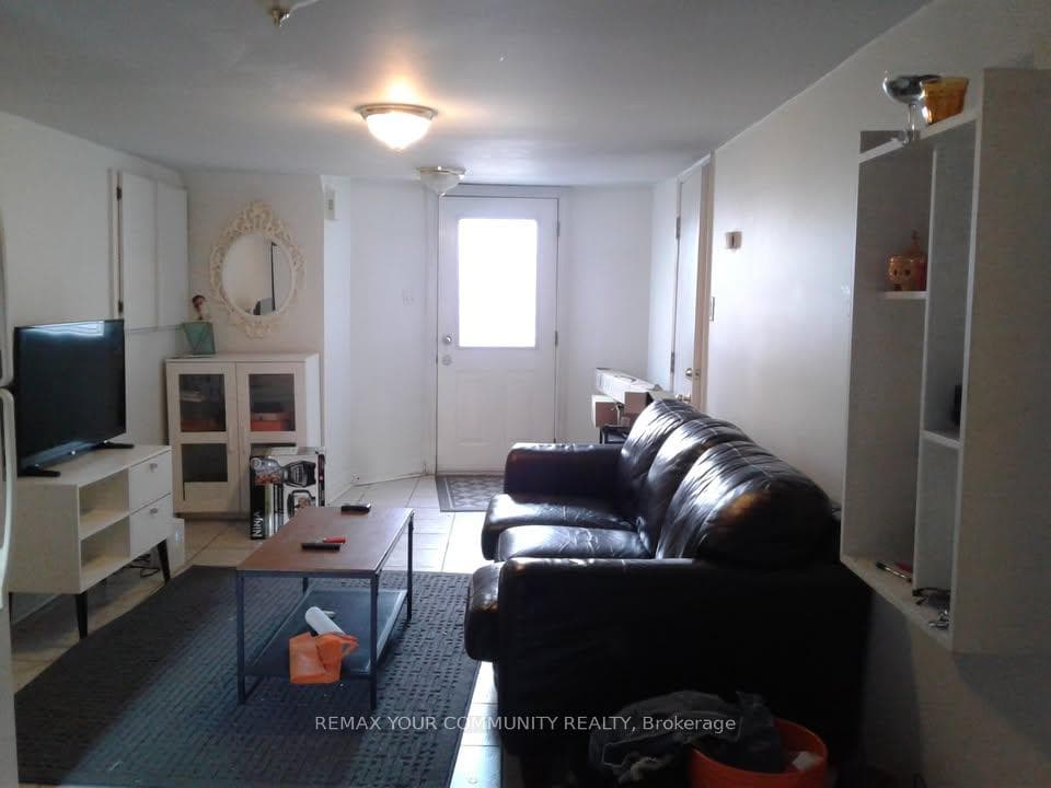 176 Lisgar Street Unit Bsmt photo 2