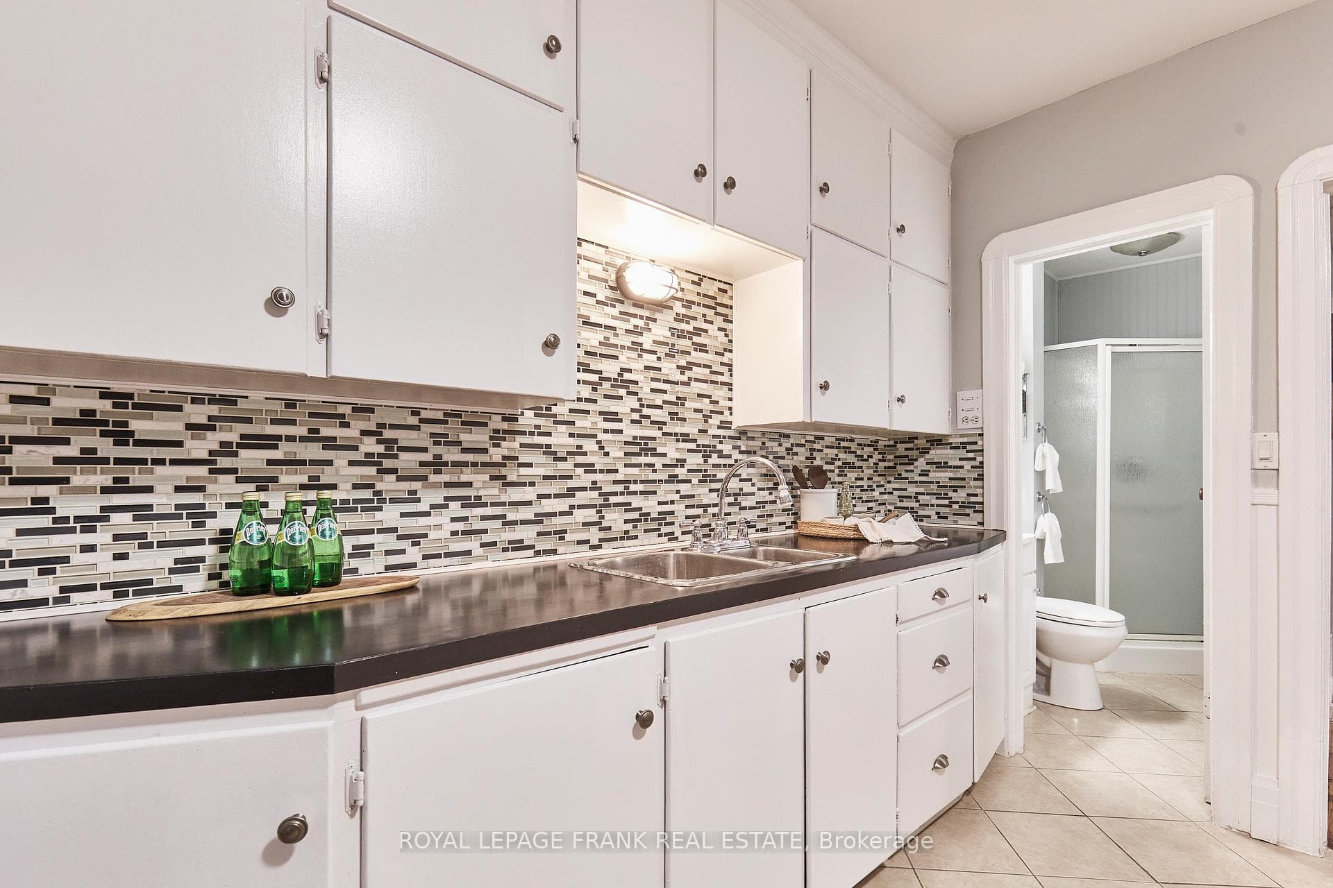 82 Nassau Street photo 5