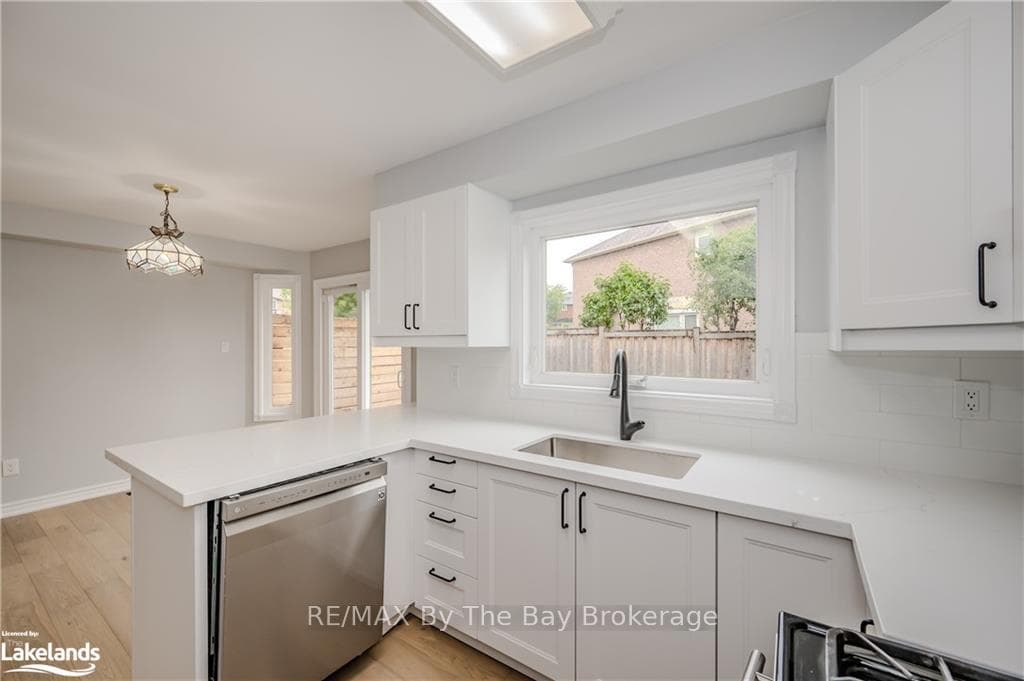 14 FINCHAM Avenue photo 11