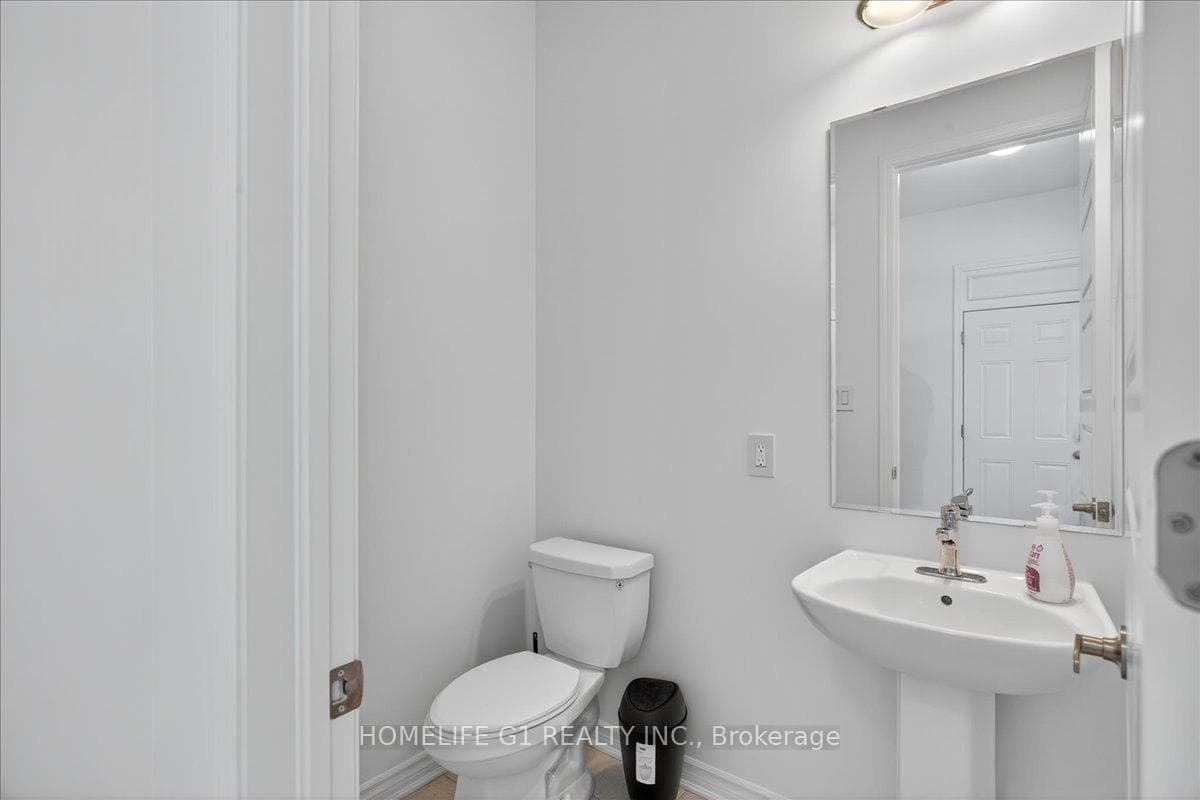 5 Dyer Crescent photo 10
