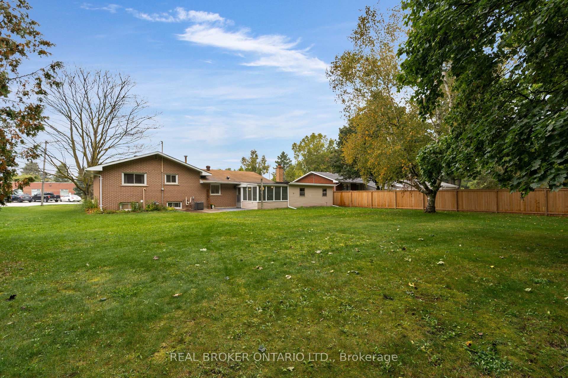 17 Locke Avenue photo 31
