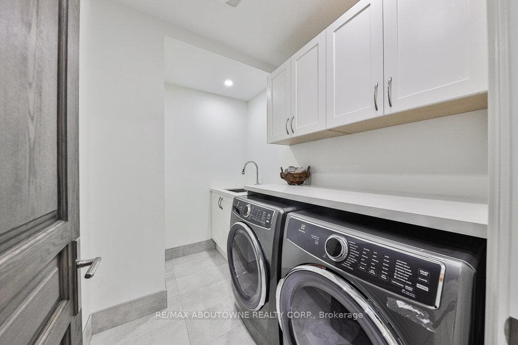 2409 Lakeshore Road photo 27