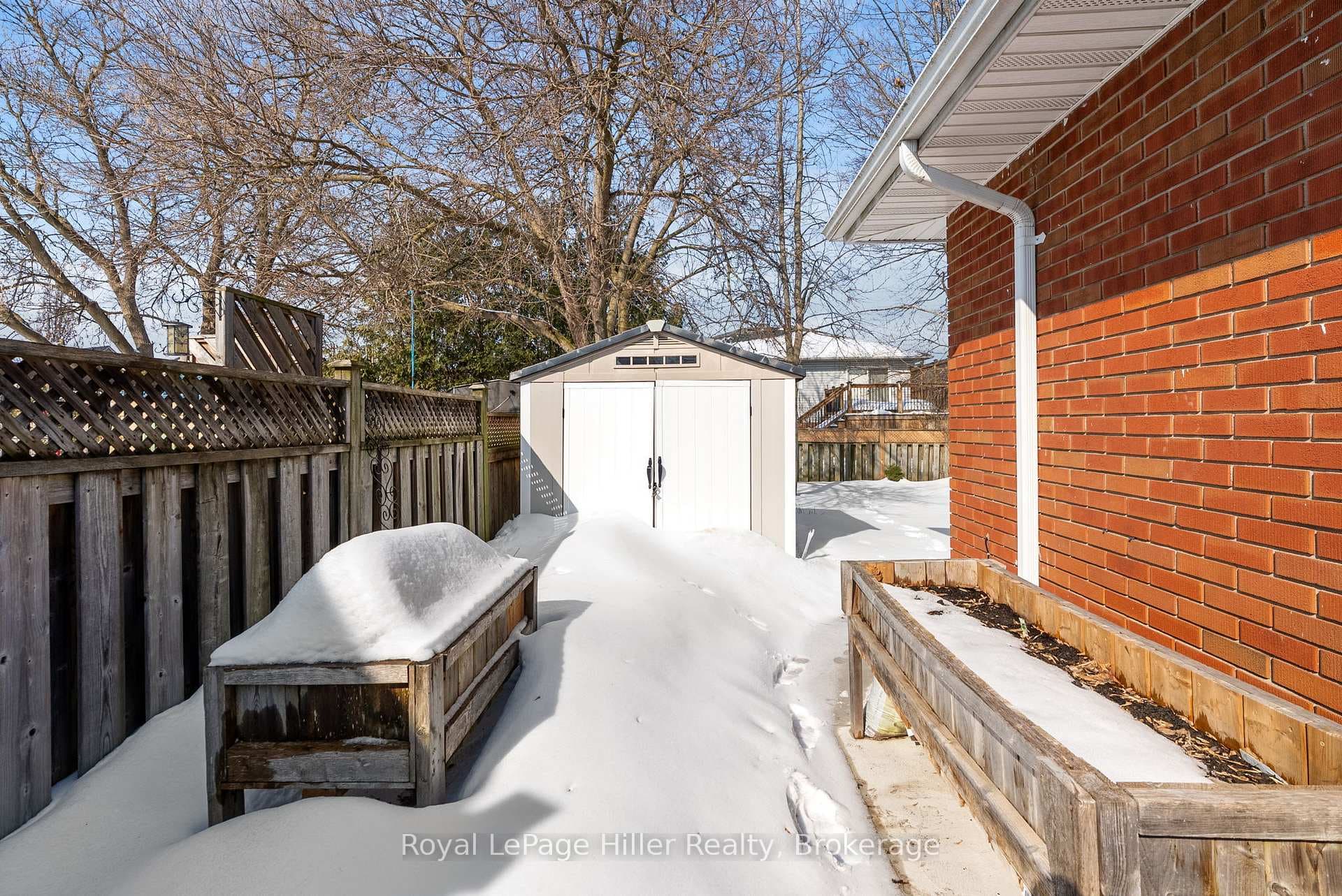 248 Redford Crescent photo 37