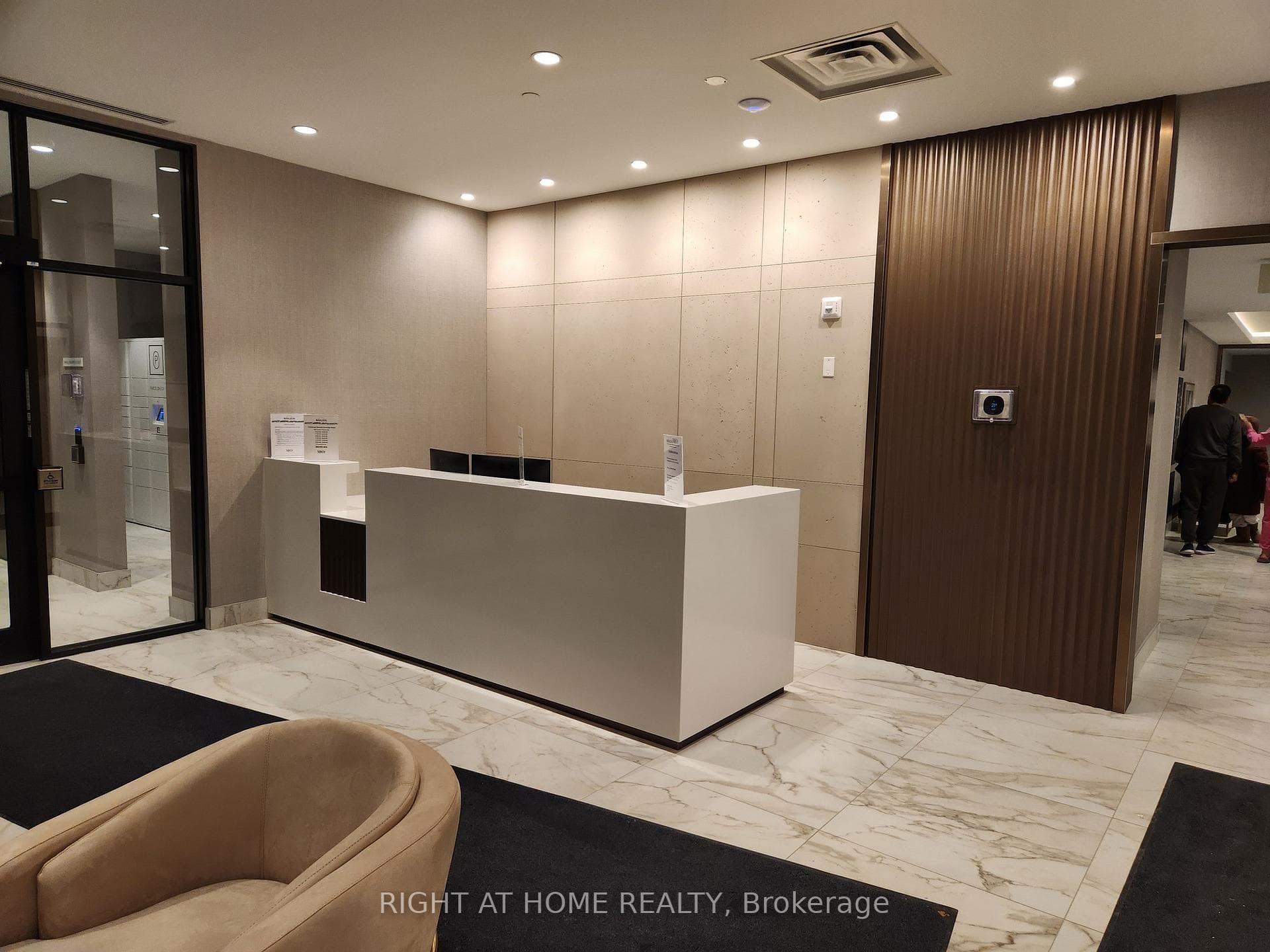 490 Gordon Krantz Avenue Unit 409 photo 5