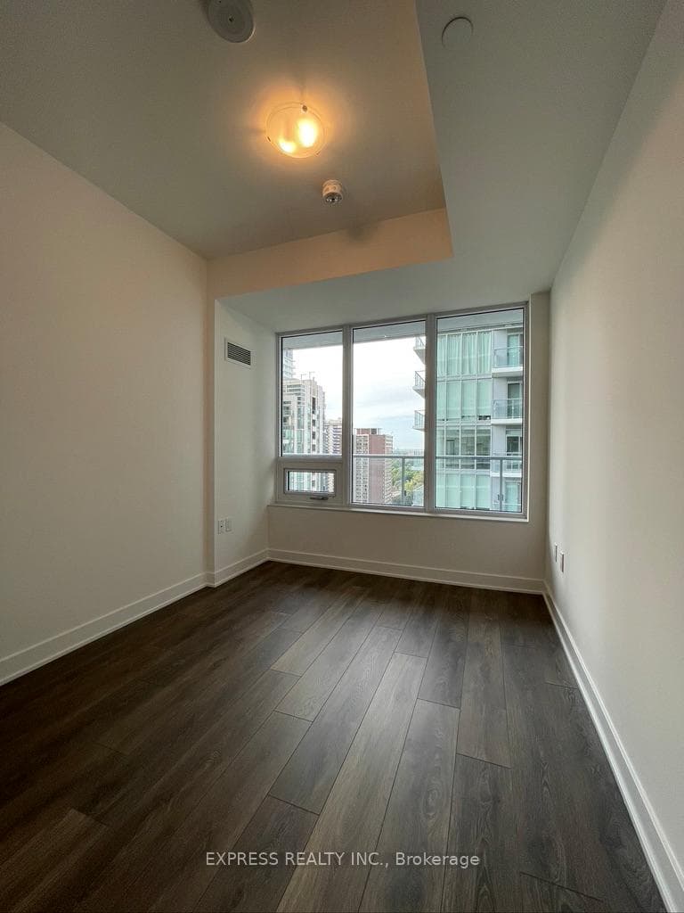 195 Redpath Avenue Unit 1813 photo 6