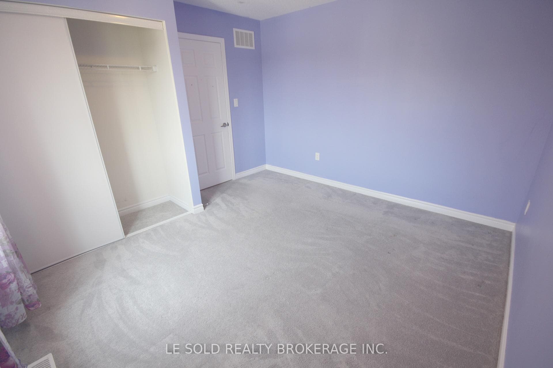 90 Hutt Crescent photo 24