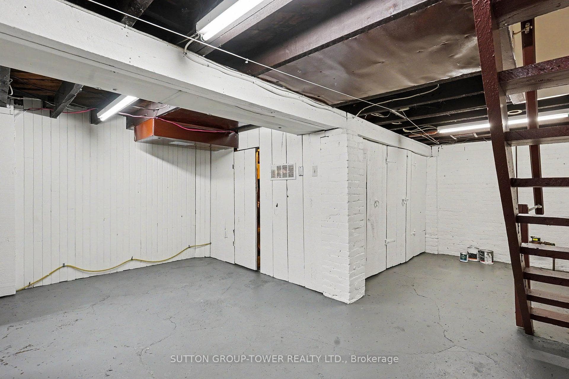 118 Castlefield Avenue photo 27
