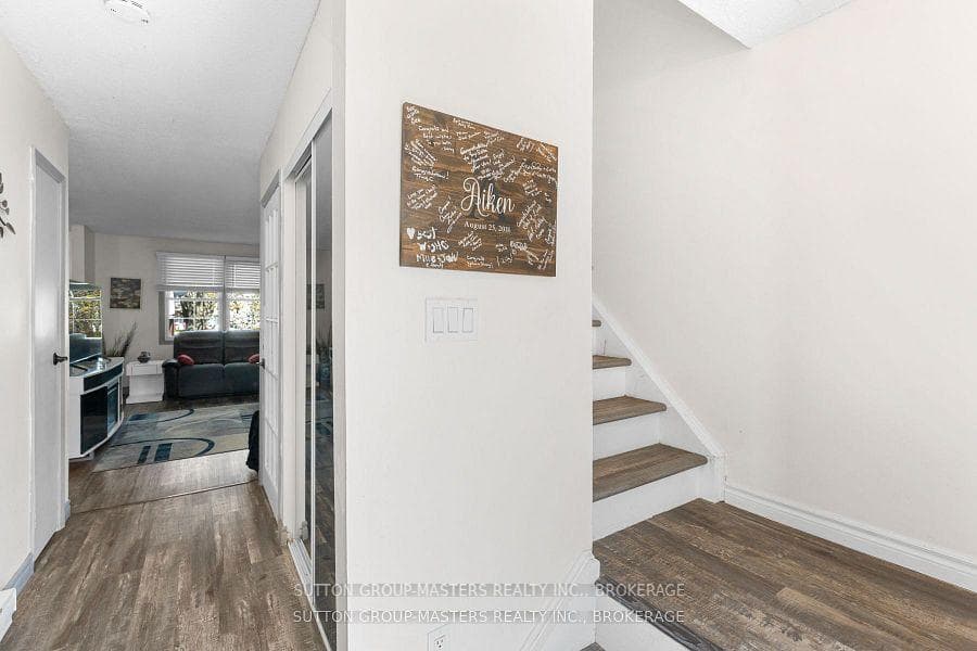 19 MacPherson Avenue Unit 28 photo 7