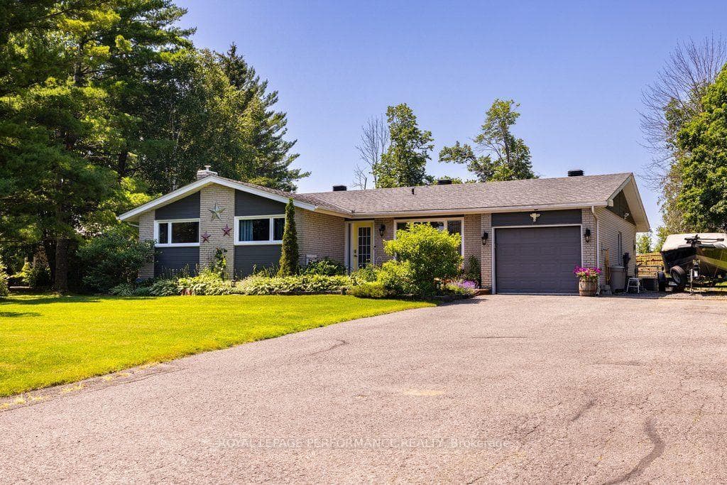 81 Front Road photo 2
