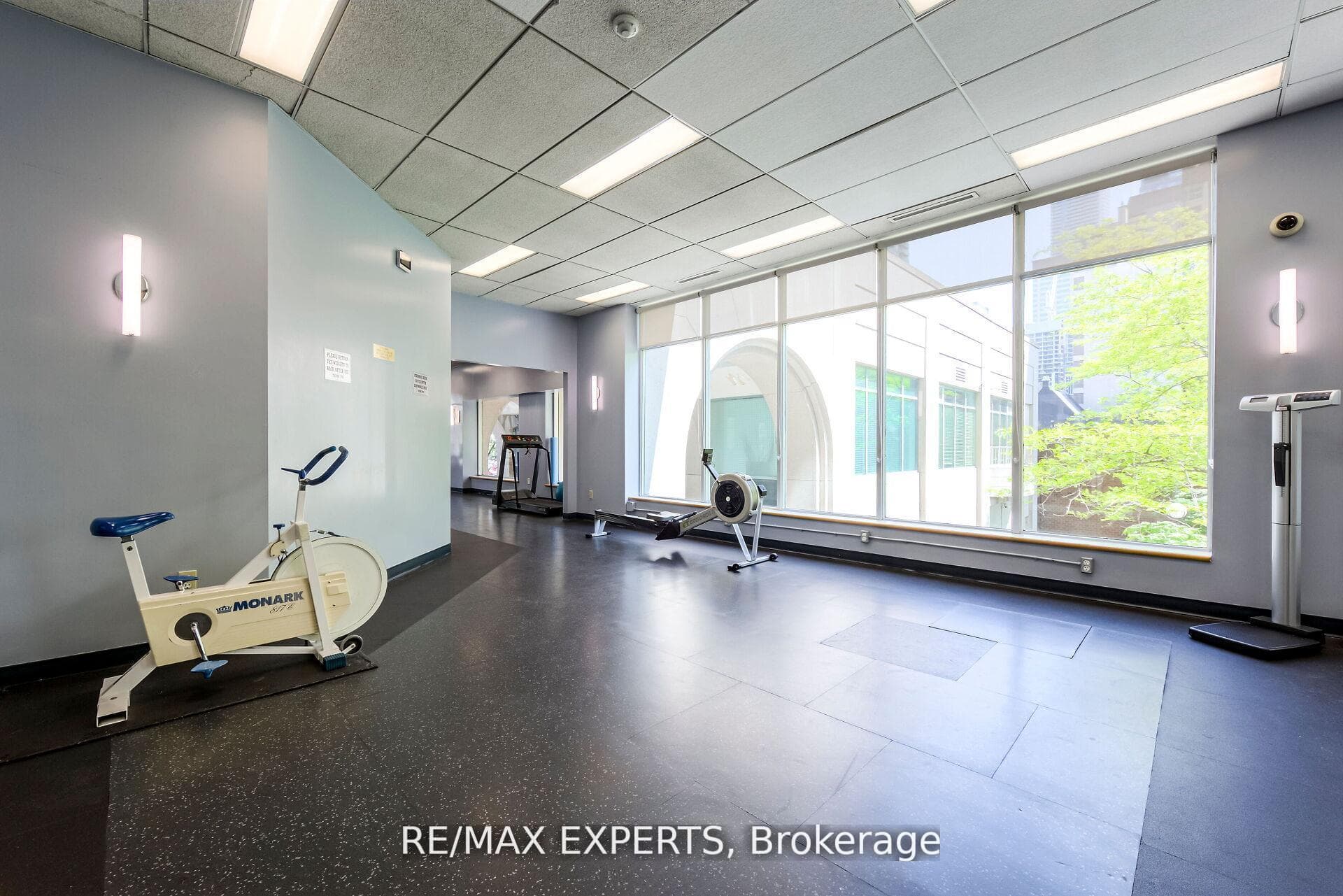942 Yonge Street Unit 1006 photo 34