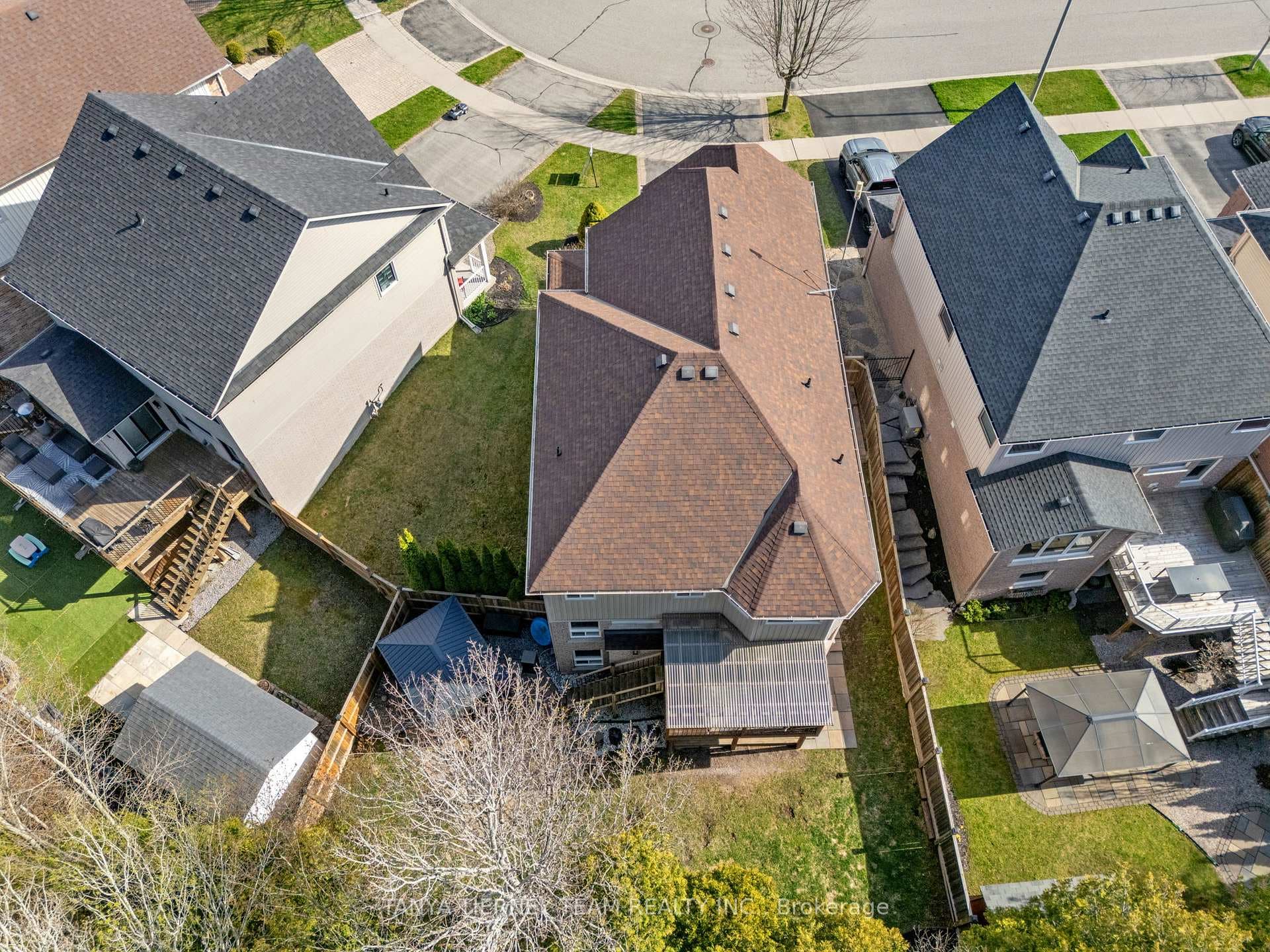 170 Sleeman Square photo 48