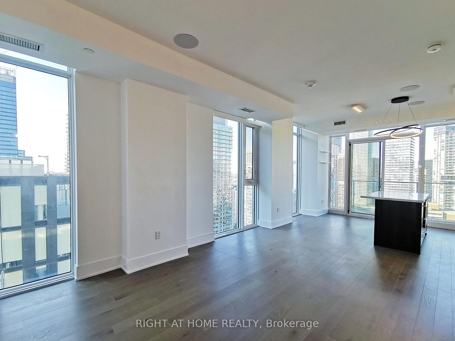 50 Wellesley Street Unit PH01 photo 3
