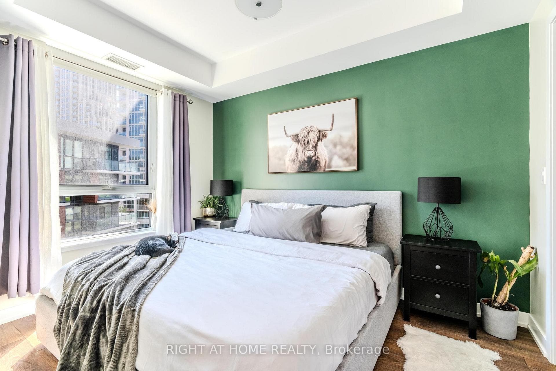 50 Bruyeres Mews Unit 625 photo 9