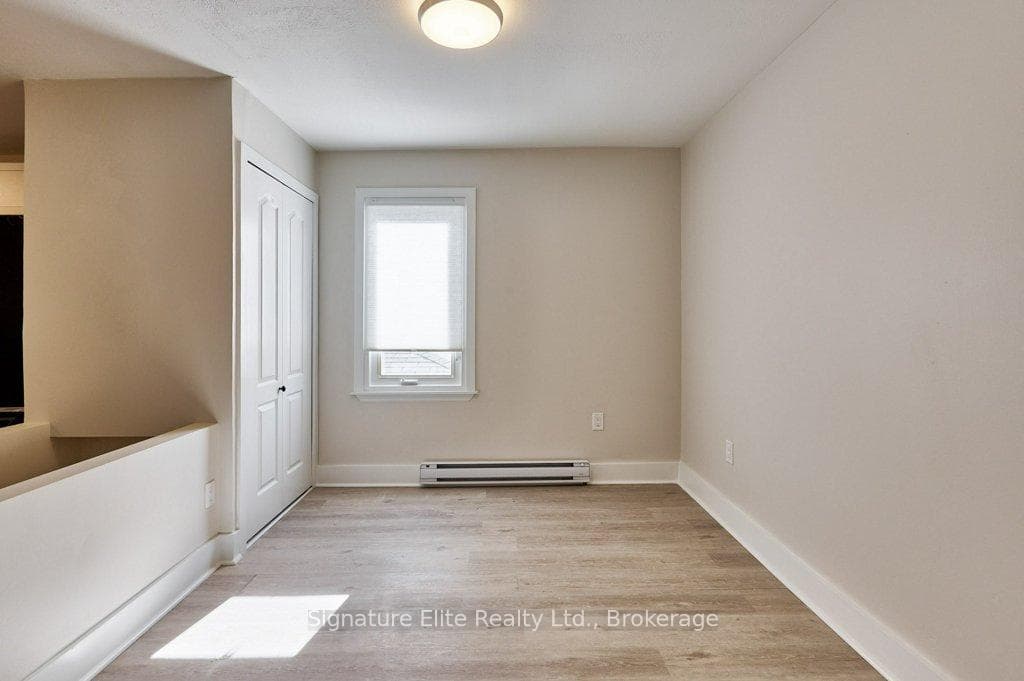15 Pharmacy Avenue Unit Upper photo 7